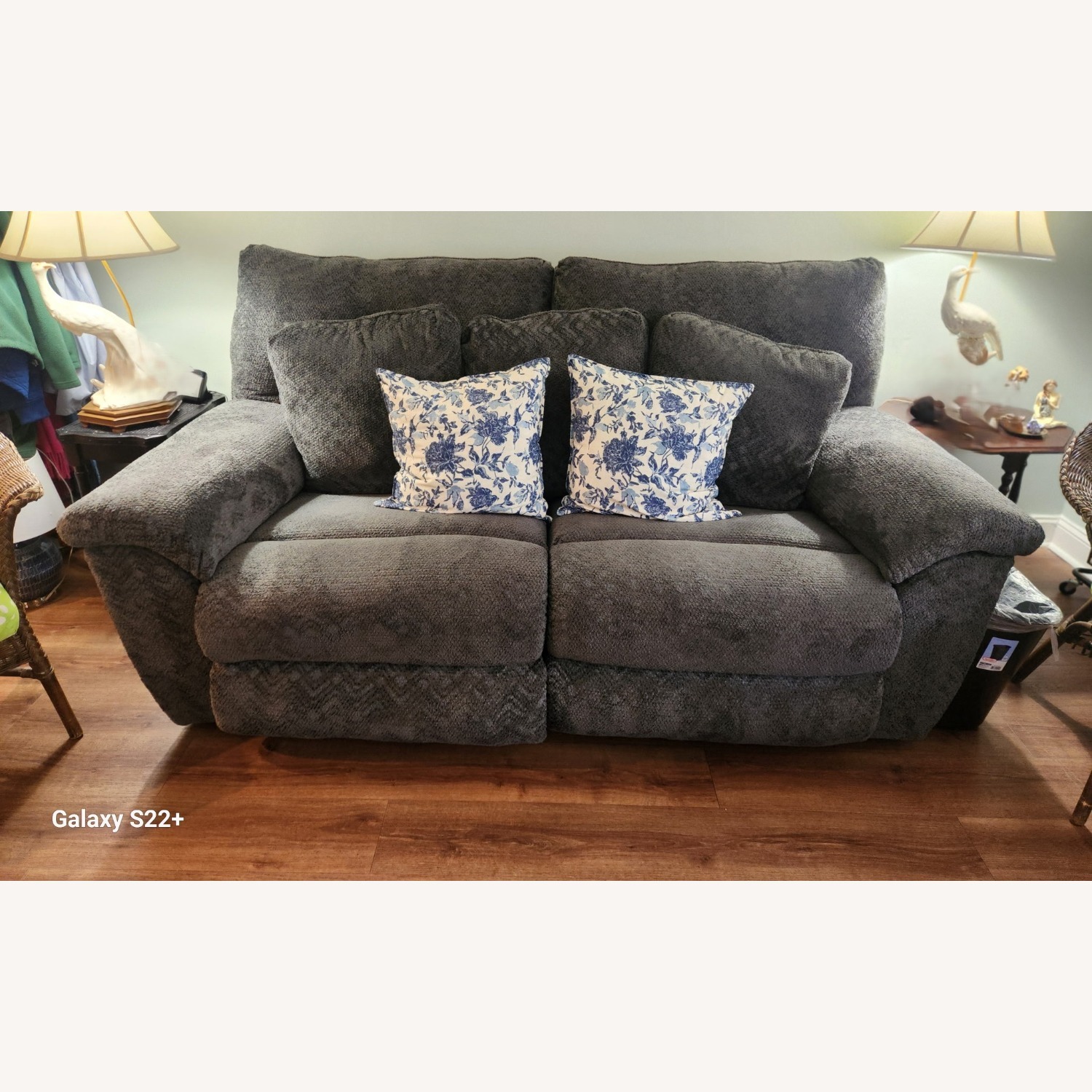 Loveseat with Dual Recliner Motion - image-1