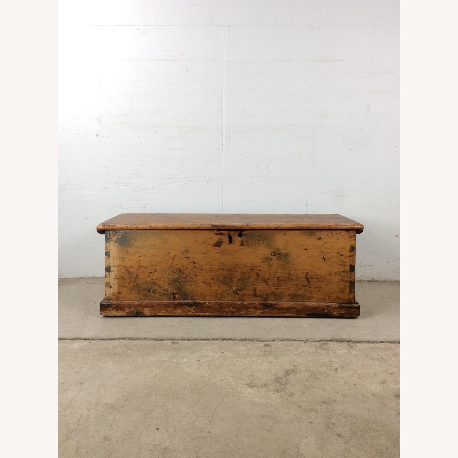 Antique Primitive Trunk with Dovetailed Joinery - image-2