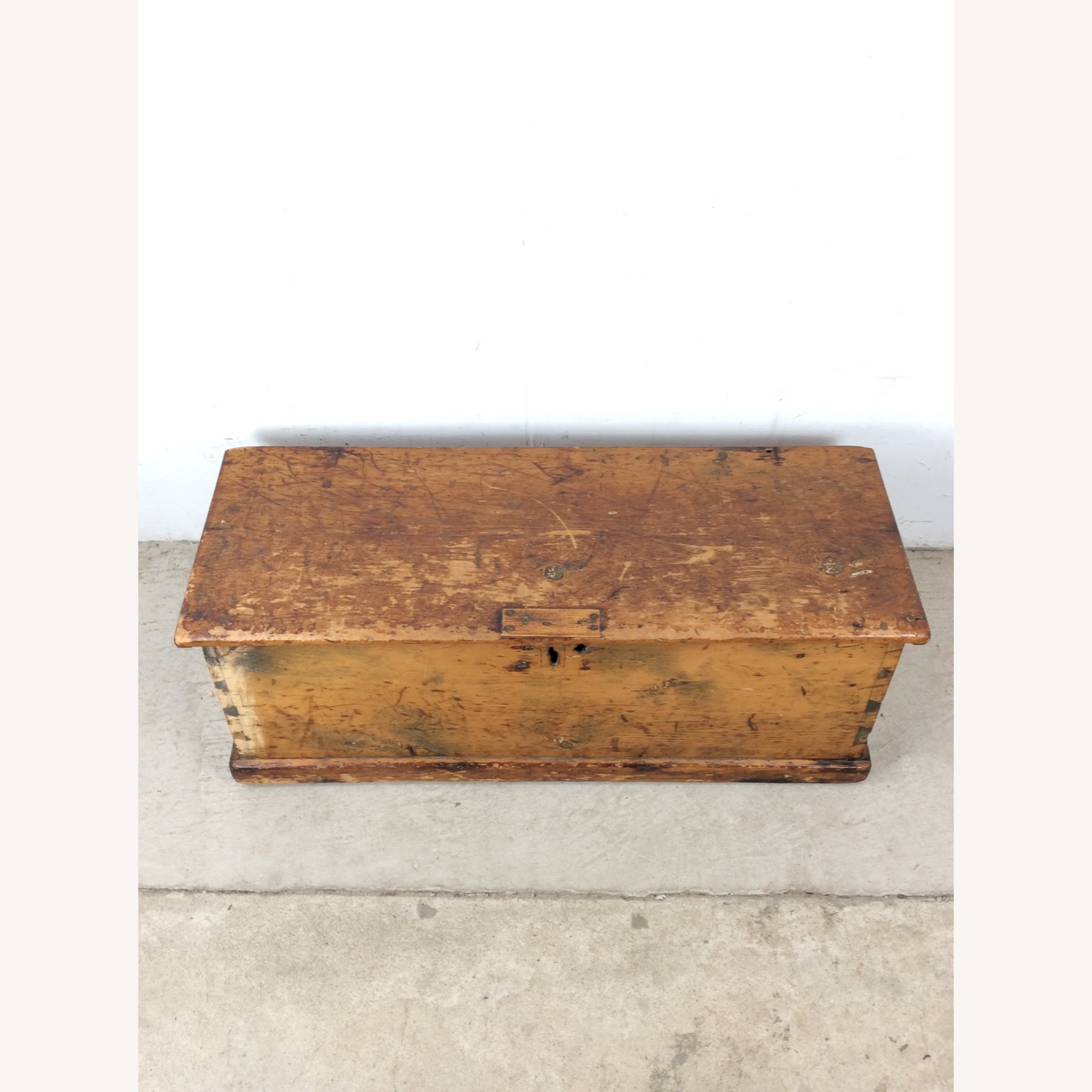 Antique Primitive Trunk with Dovetailed Joinery - image-3