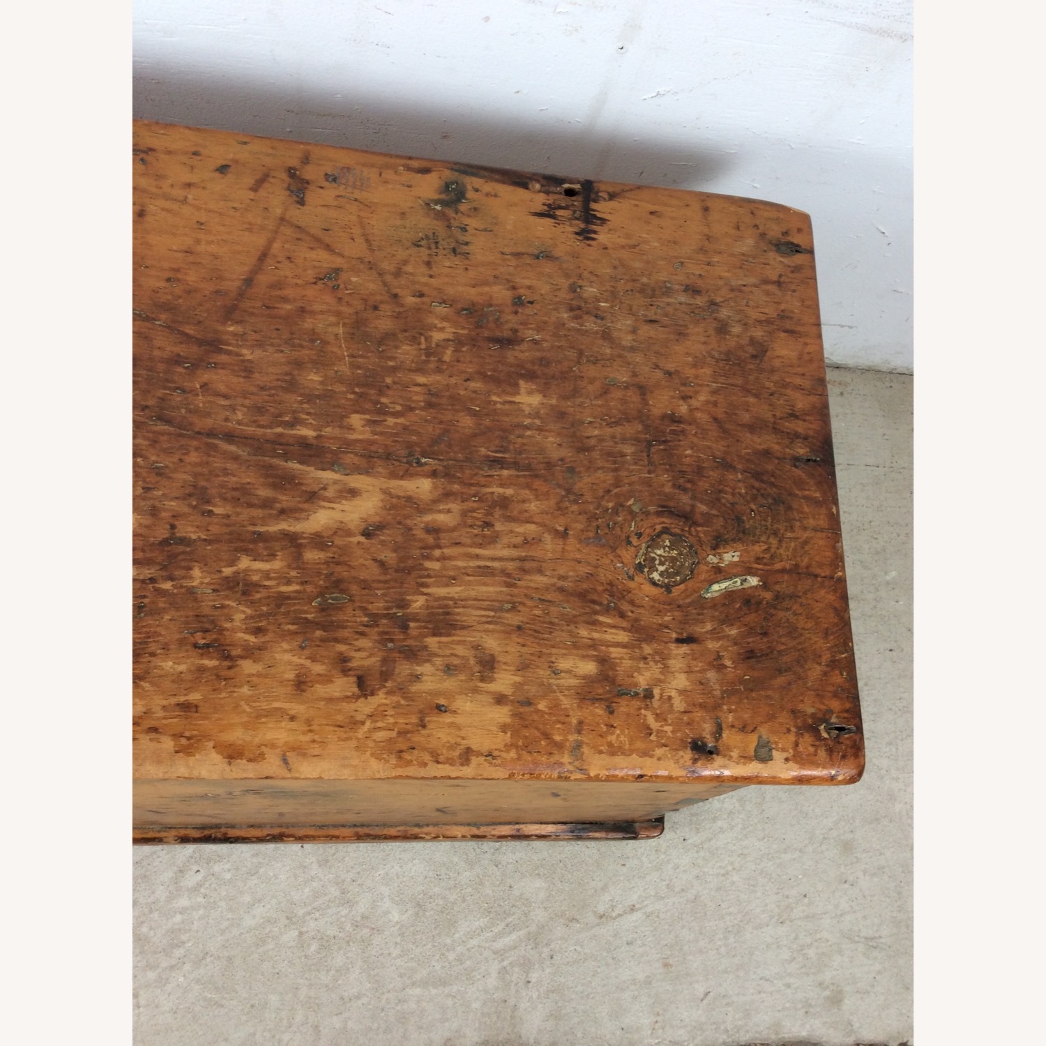 Antique Primitive Trunk with Dovetailed Joinery - image-9