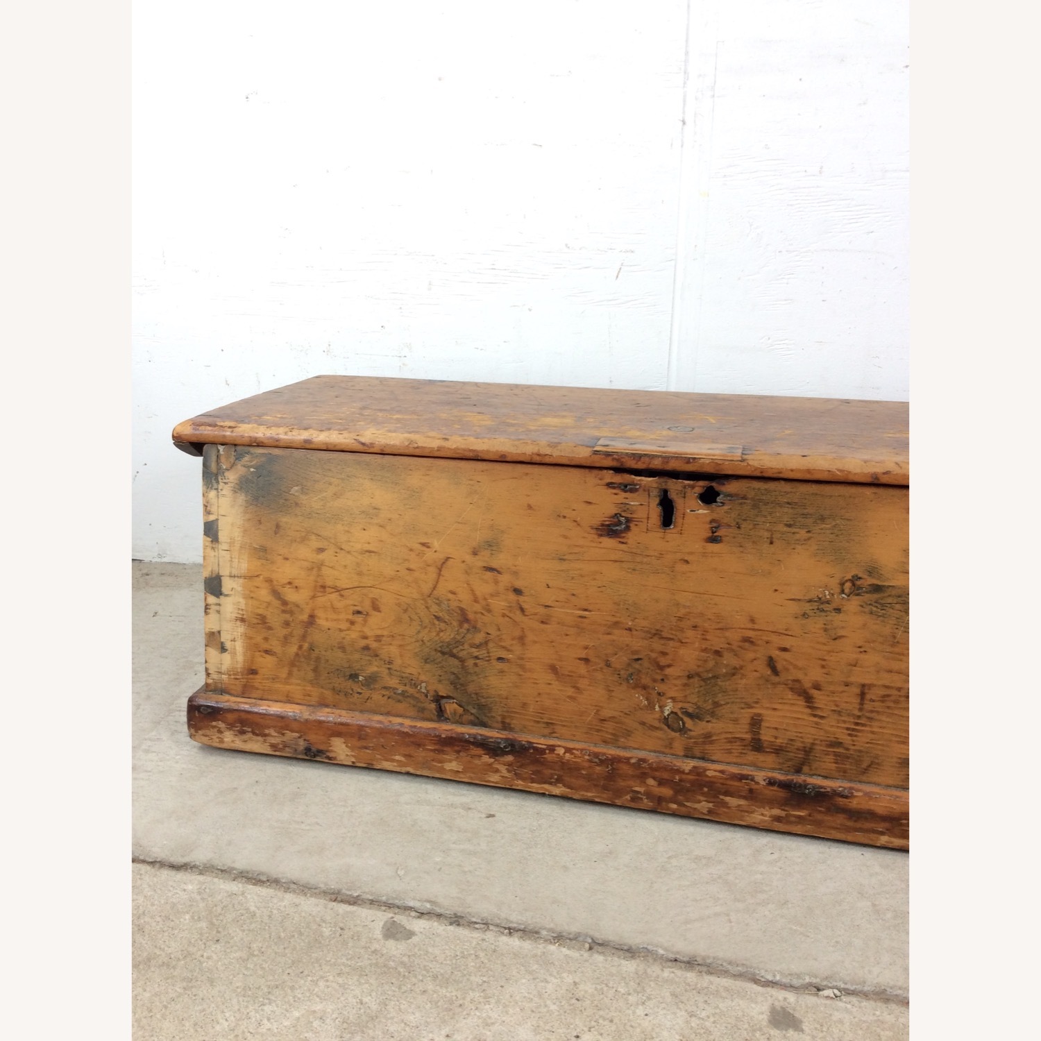 Antique Primitive Trunk with Dovetailed Joinery - image-4