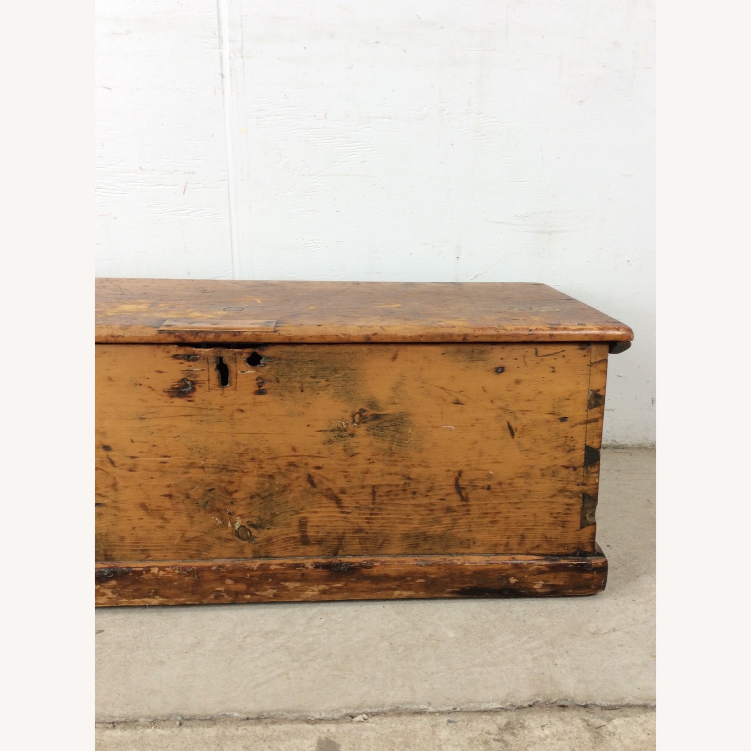 Antique Primitive Trunk with Dovetailed Joinery - image-5