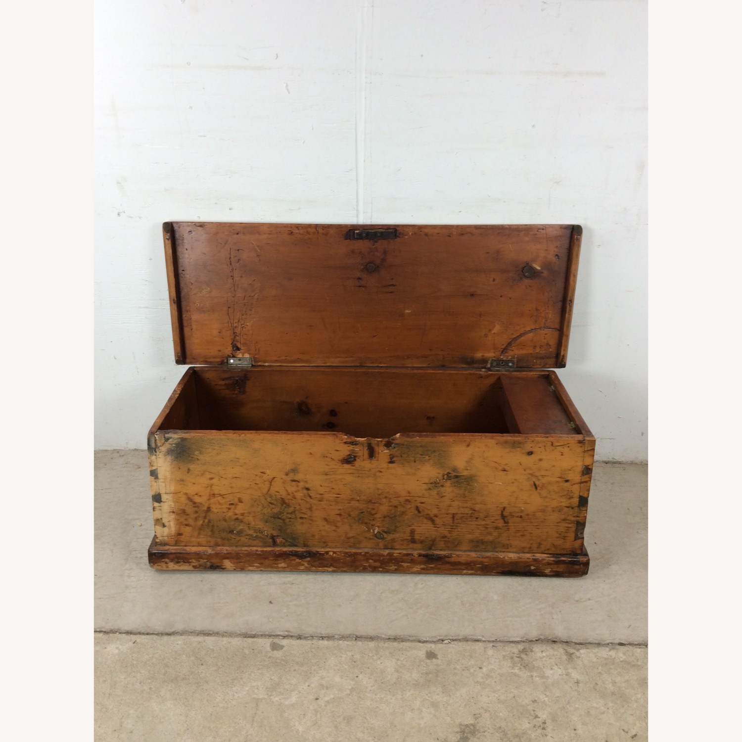 Antique Primitive Trunk with Dovetailed Joinery - image-18