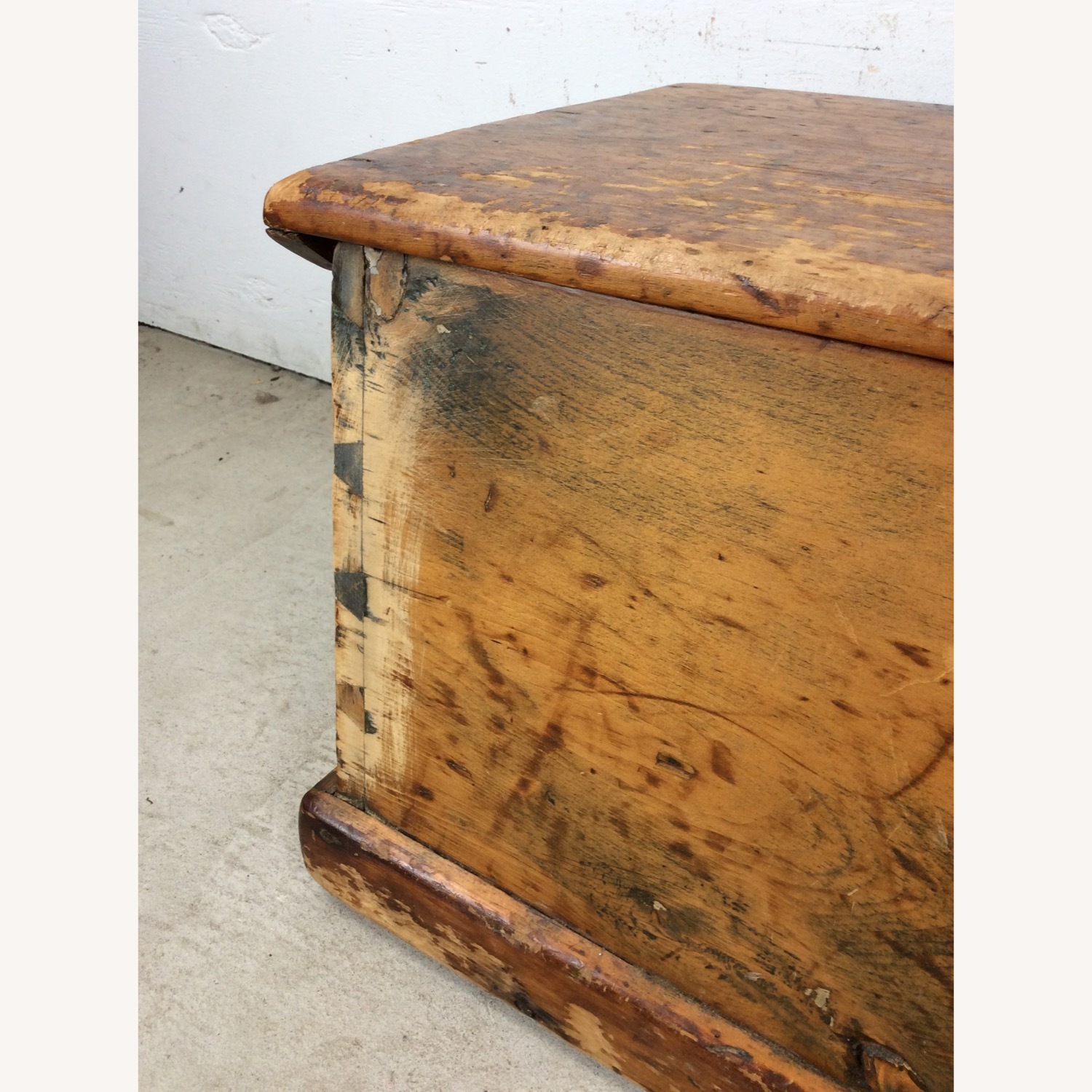 Antique Primitive Trunk with Dovetailed Joinery - image-7