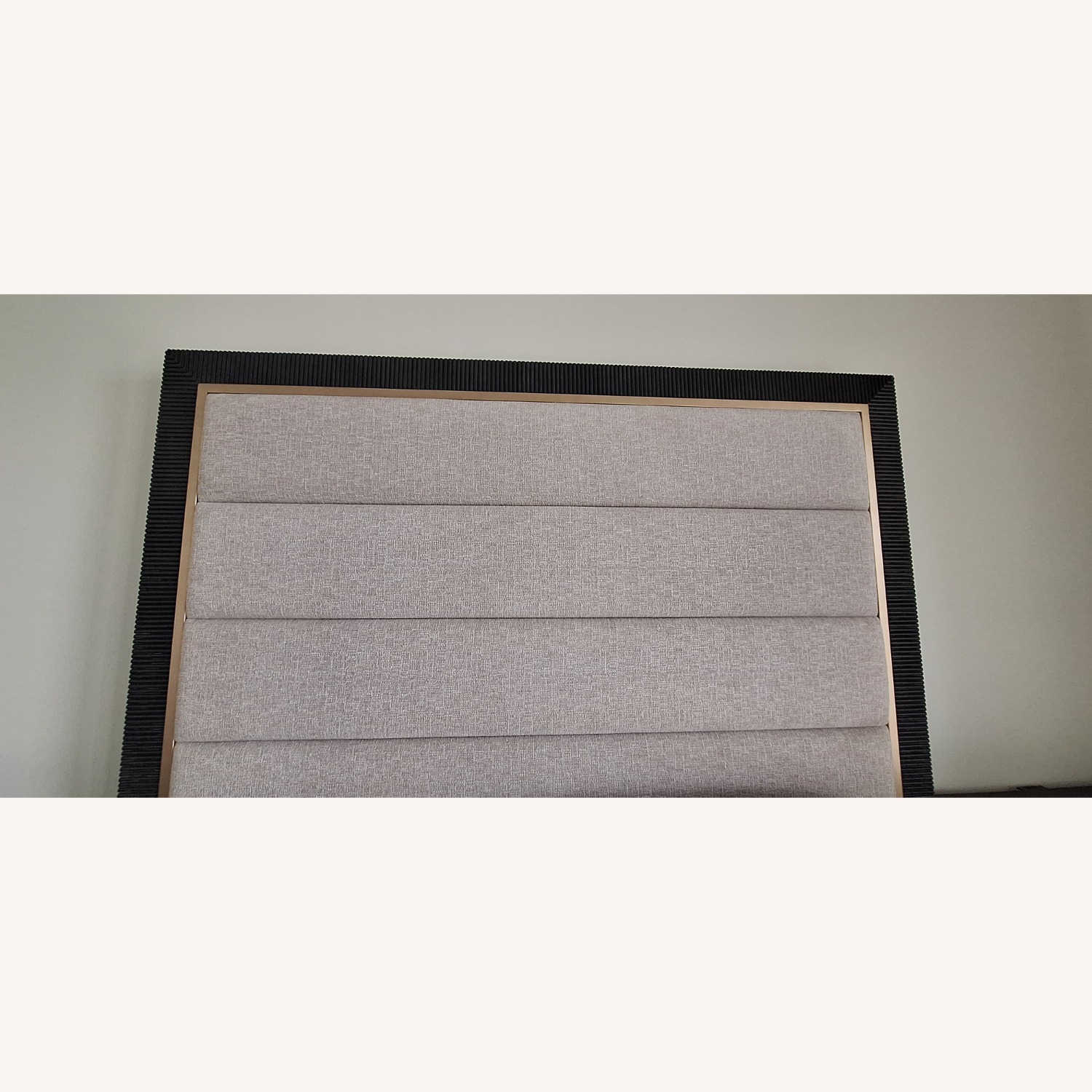 Pulaski Furniture Upholstered Queen Bed   - image-6