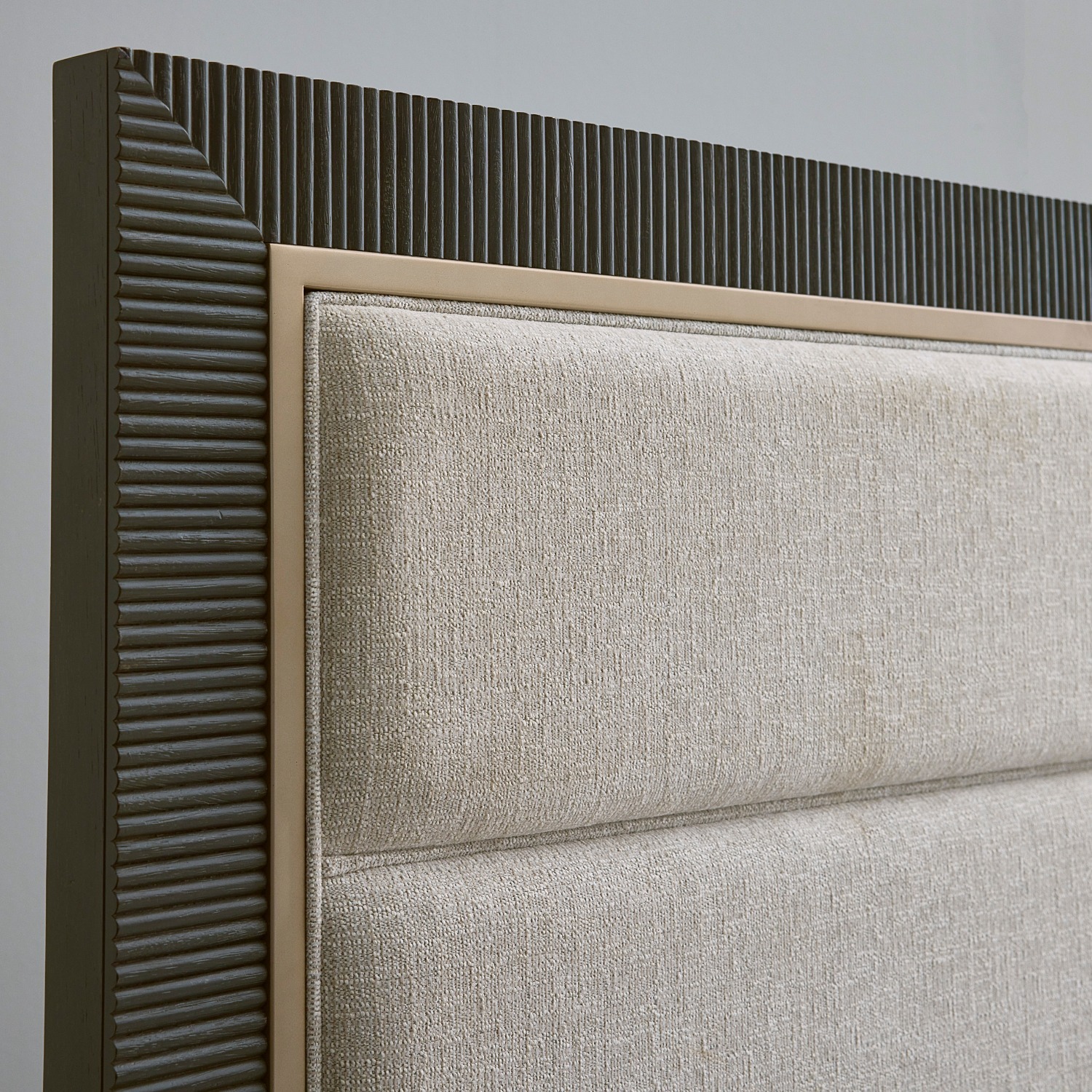 Pulaski Furniture Upholstered Queen Bed   - image-4