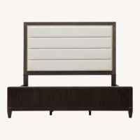 Pulaski Furniture Upholstered Queen Bed  