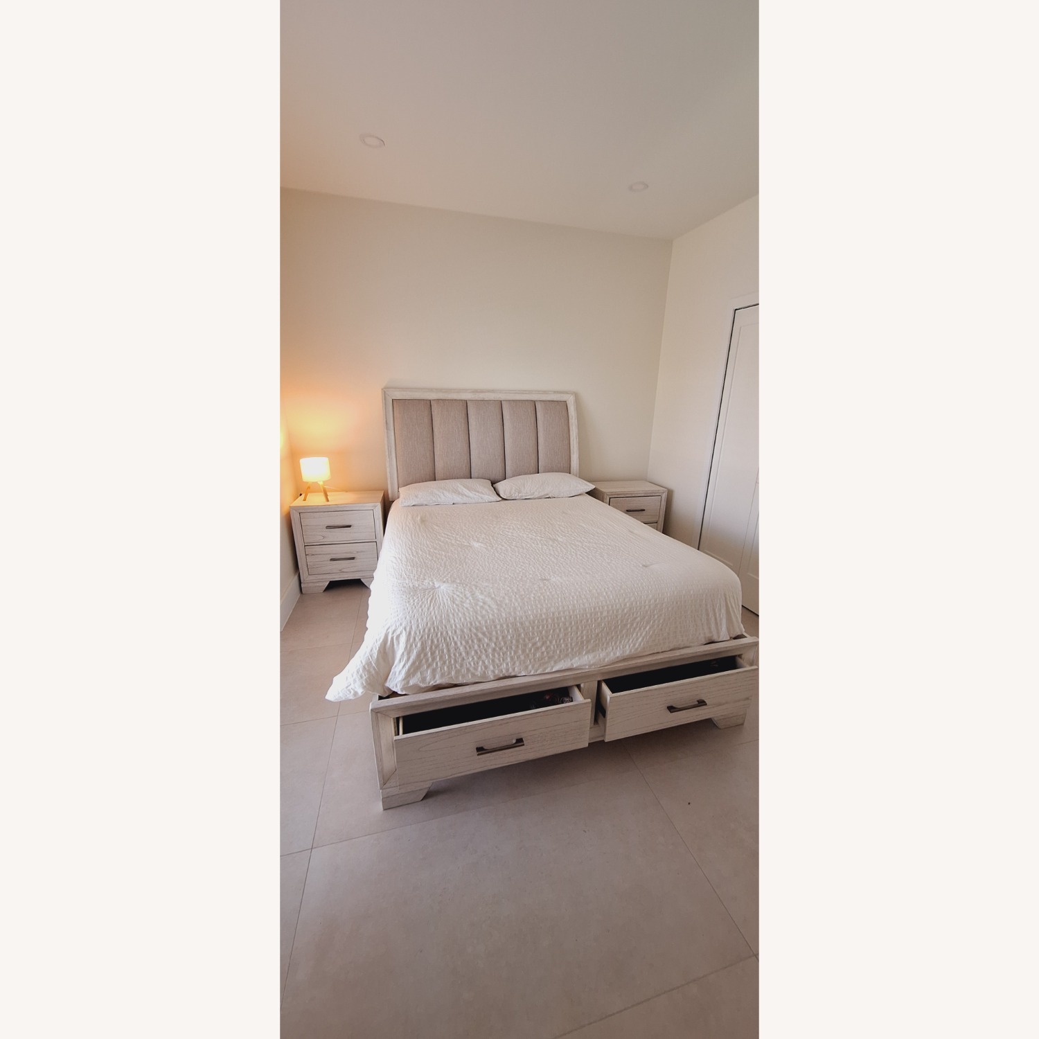 Queen Storage Bed White Oak - image-4