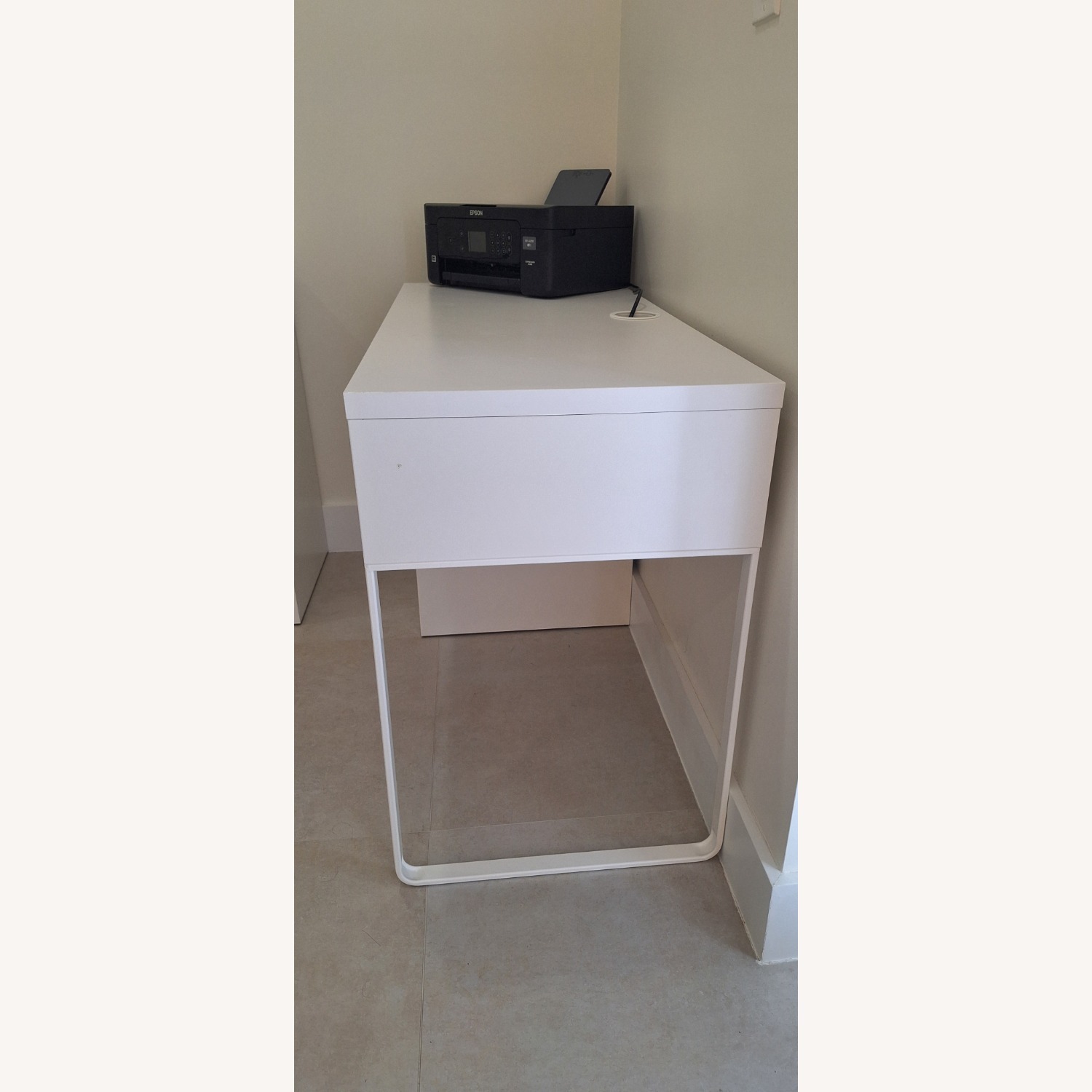 IKEA Micke Desk White - image-8