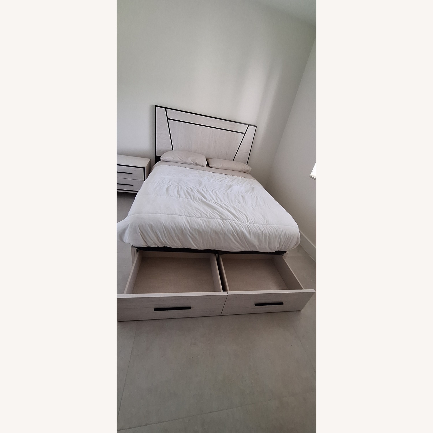 Lucia Queen Storage Bed - image-4