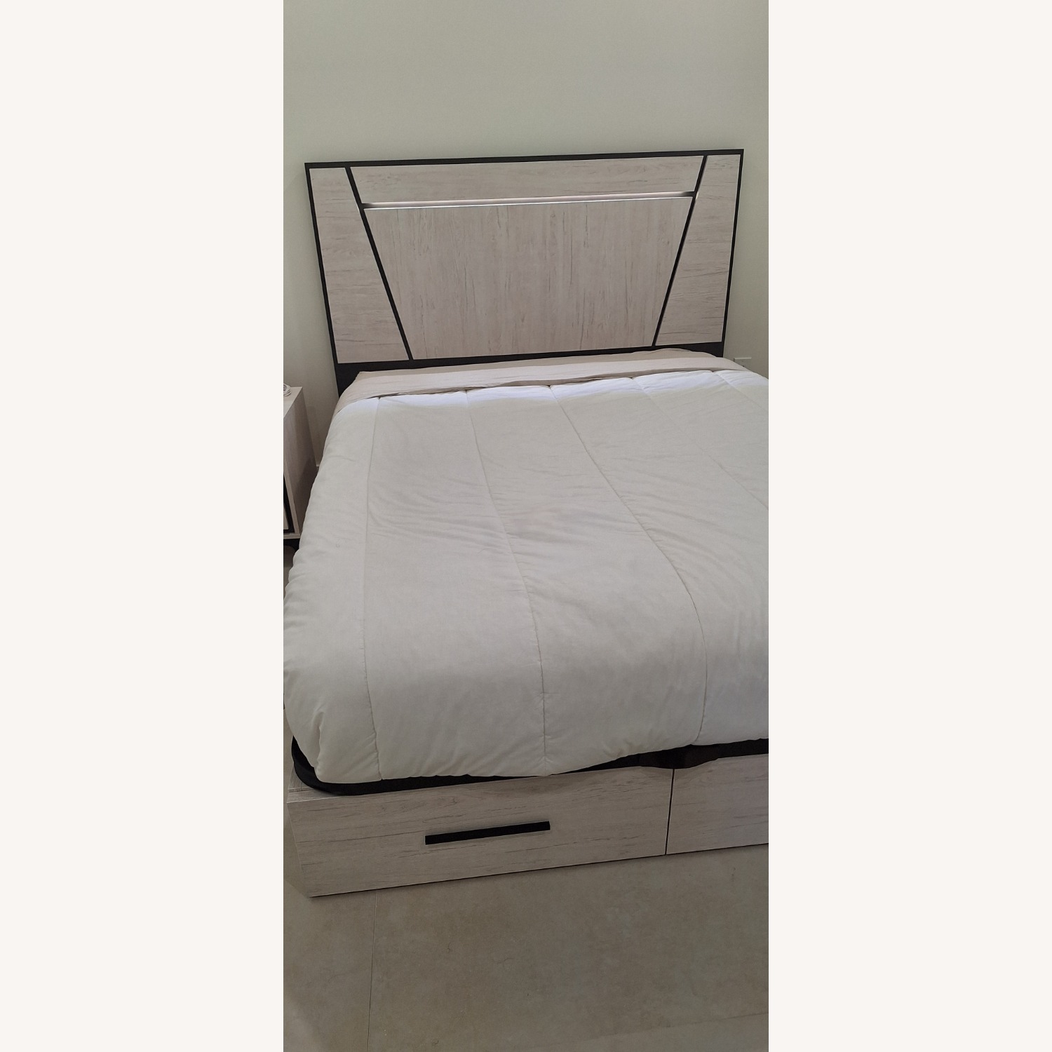 Lucia Queen Storage Bed - image-7