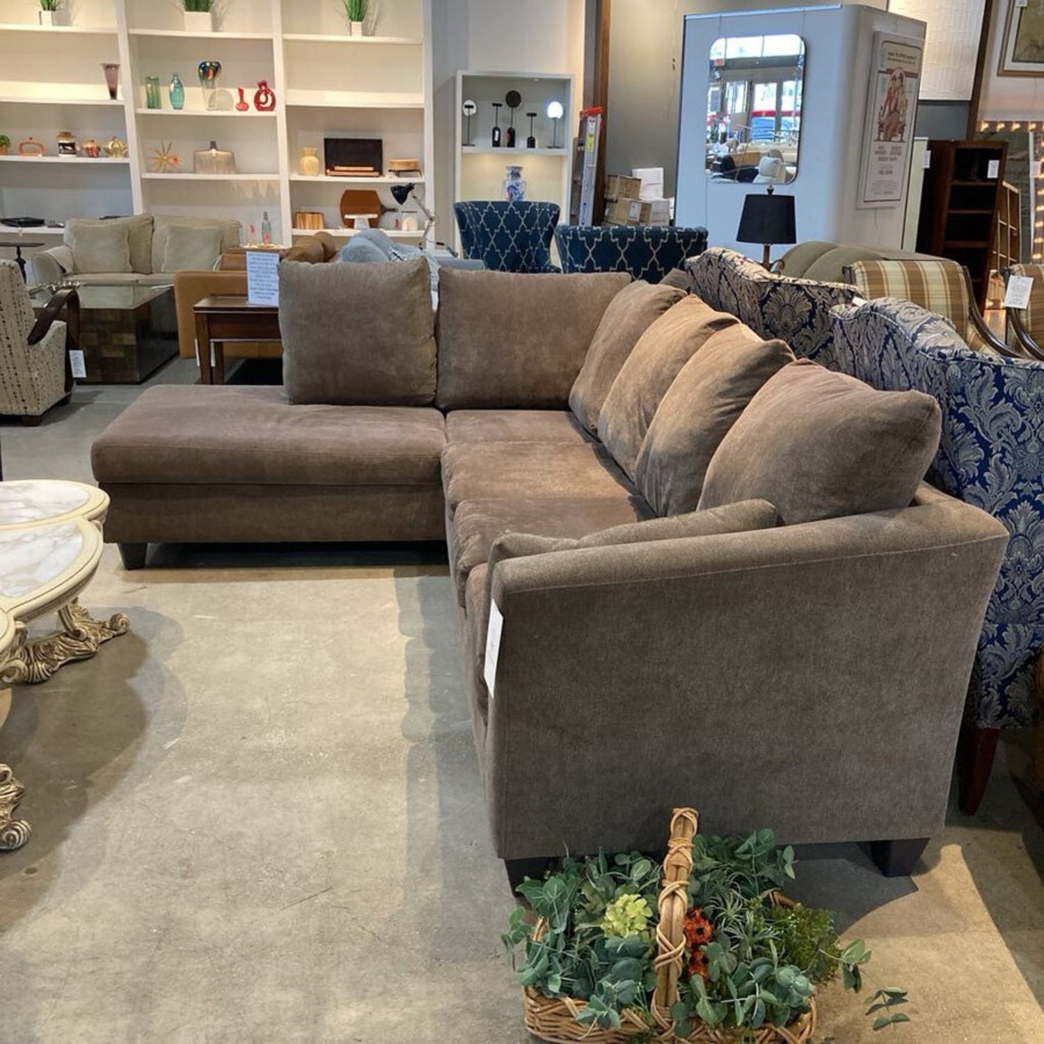 Minhas 2-Piece Sectional Brown - image-2