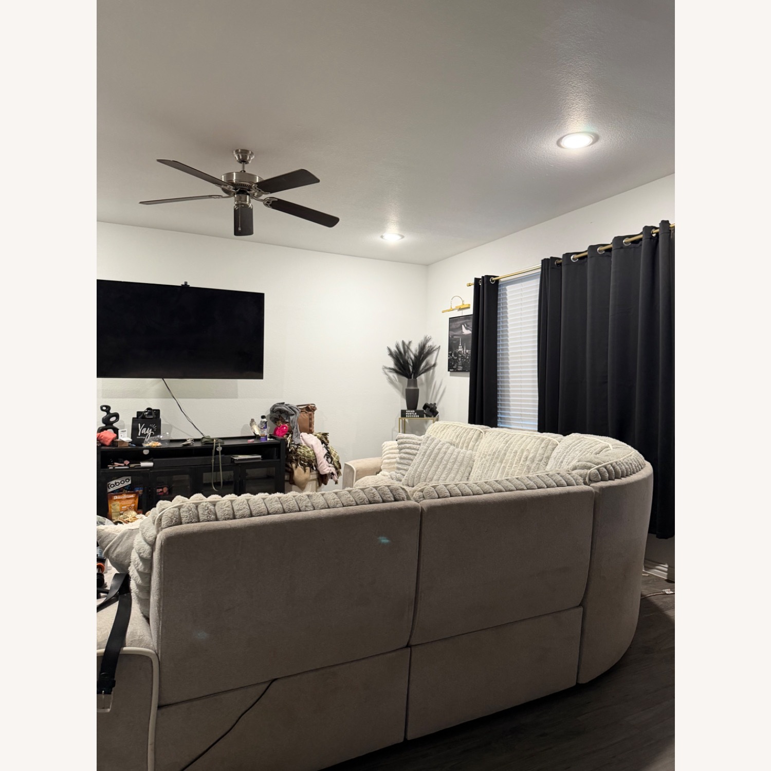 Rooms To Go Gray Power Reclining Sectional - image-5