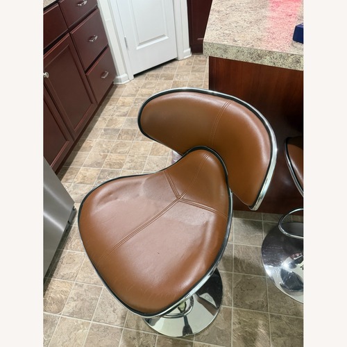 Used Adjustable Swivel Barstool w Chrome Base   for sale on AptDeco