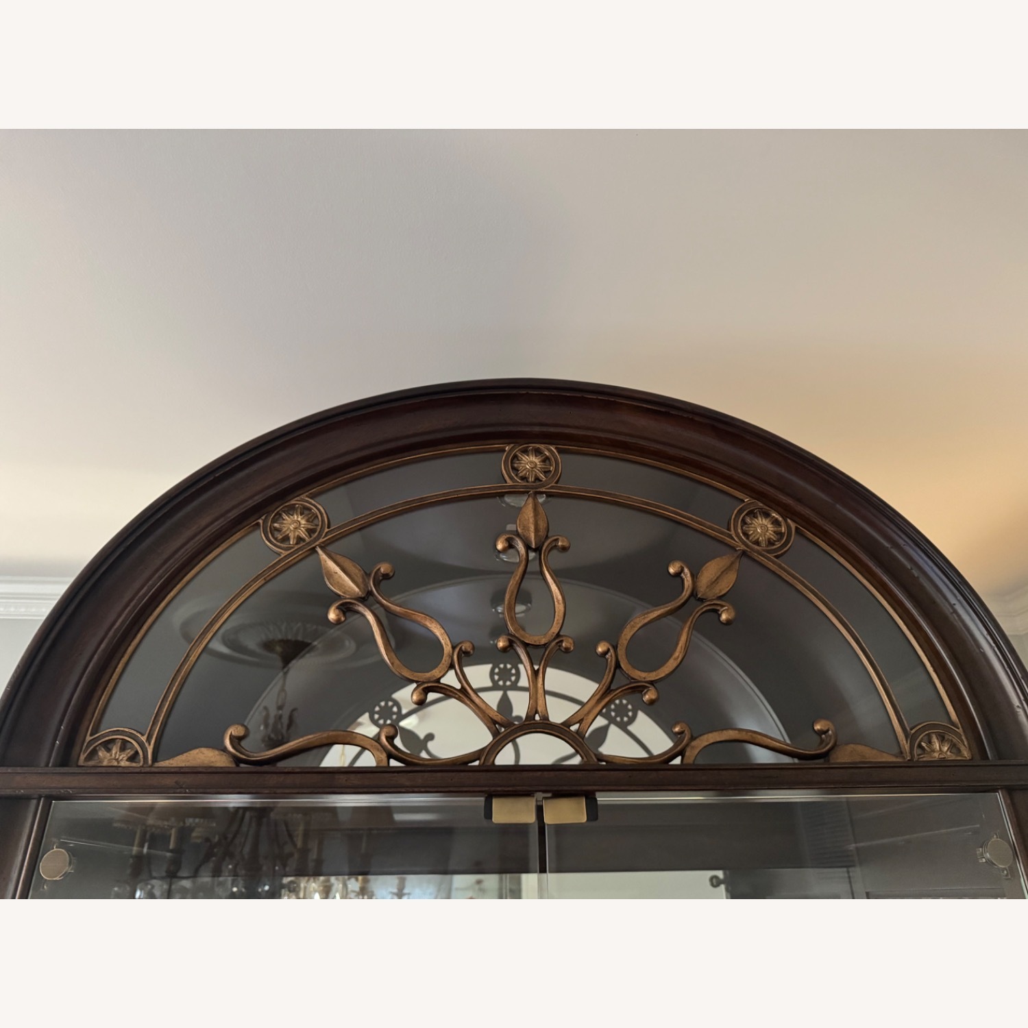 Thomasville Curio Cabinet/Etagere - image-2
