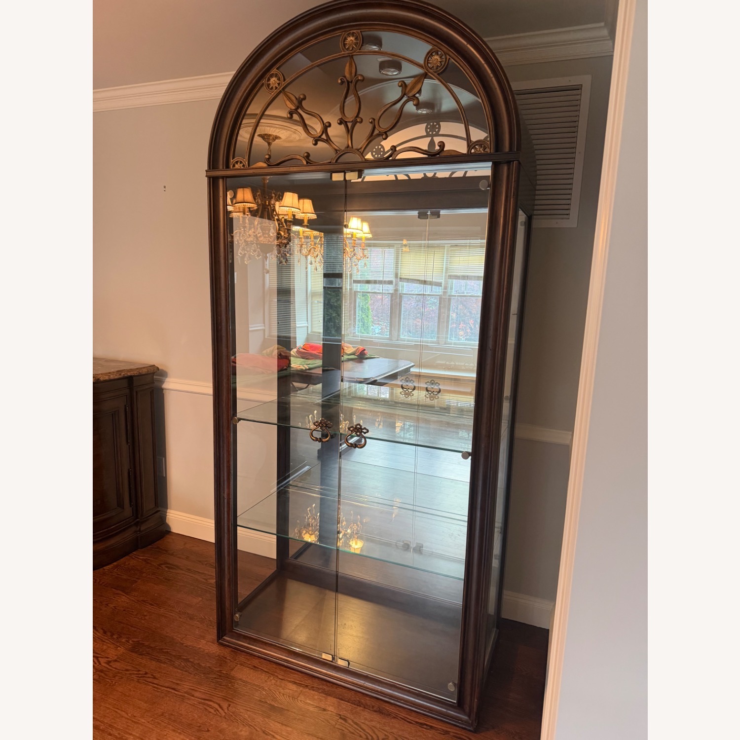 Thomasville Curio Cabinet/Etagere - image-4