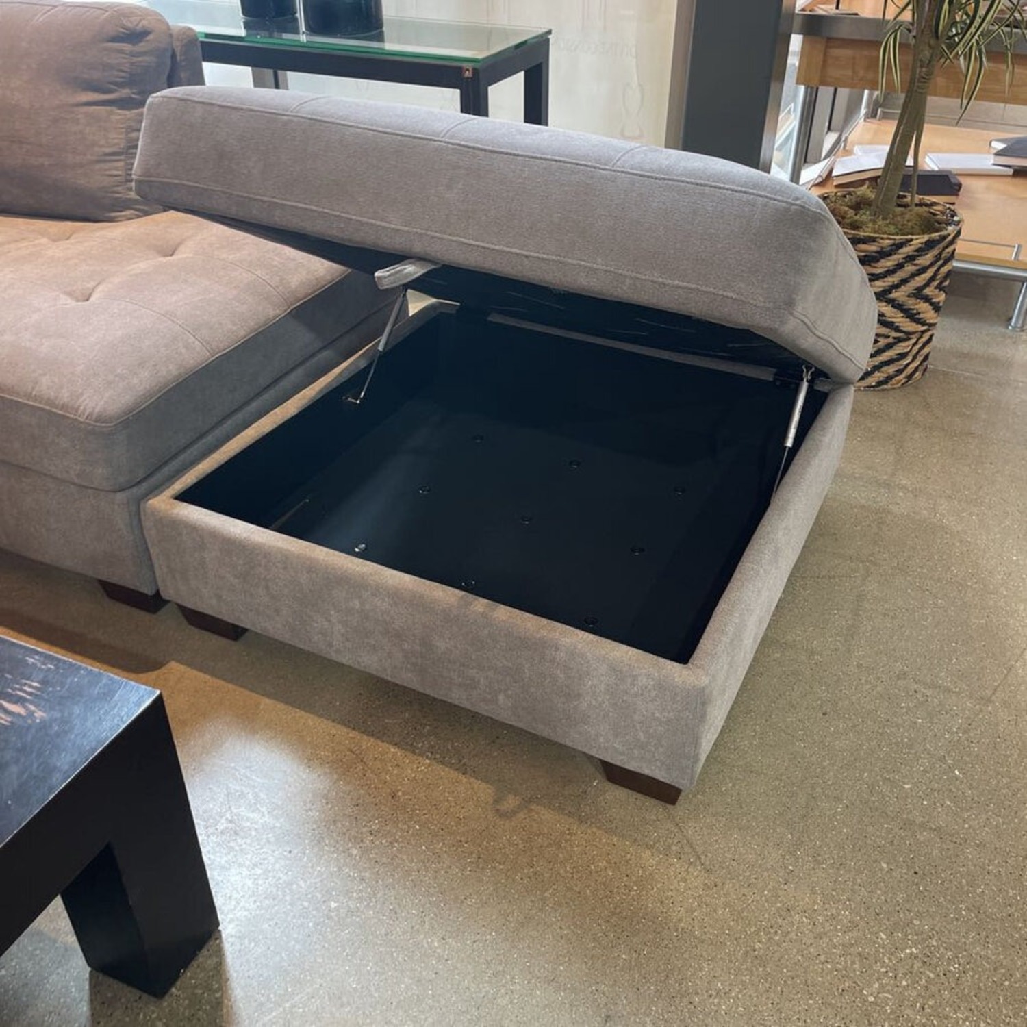 2pc Tufted W Chaise & Storage Grey Sectional - image-4