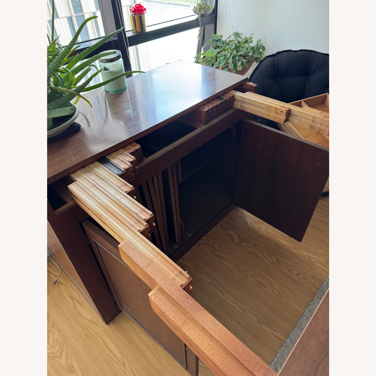 Expandable Dining Table - image-1