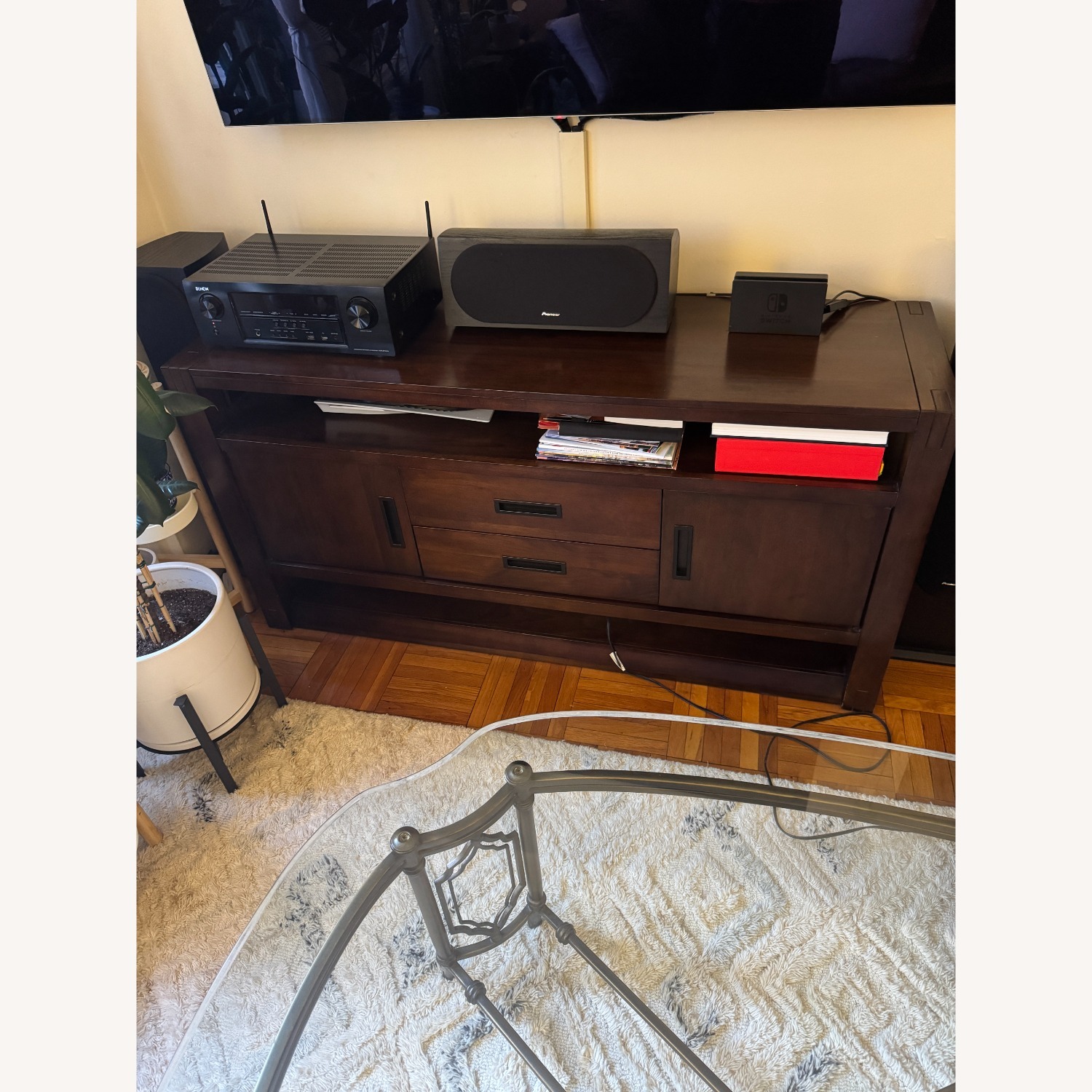 Raymour & Flanigan "Del Mar" TV Console - image-1