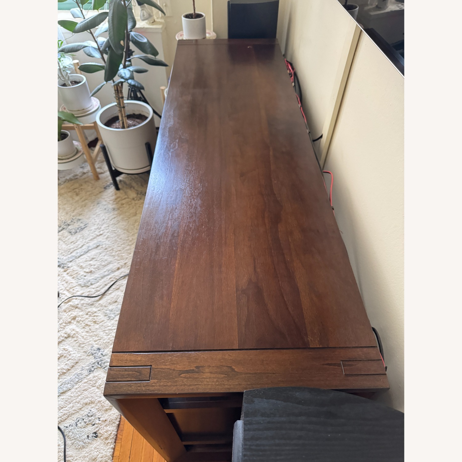 Raymour & Flanigan "Del Mar" TV Console - image-3