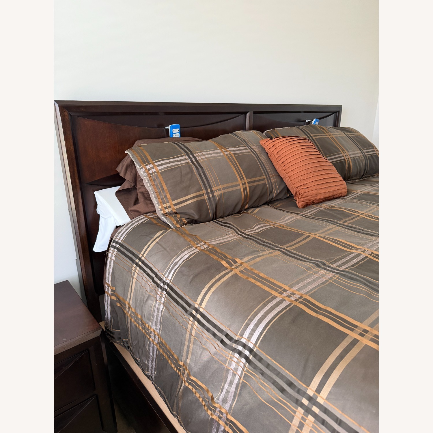 Dark Brown Wood King Bed - image-3