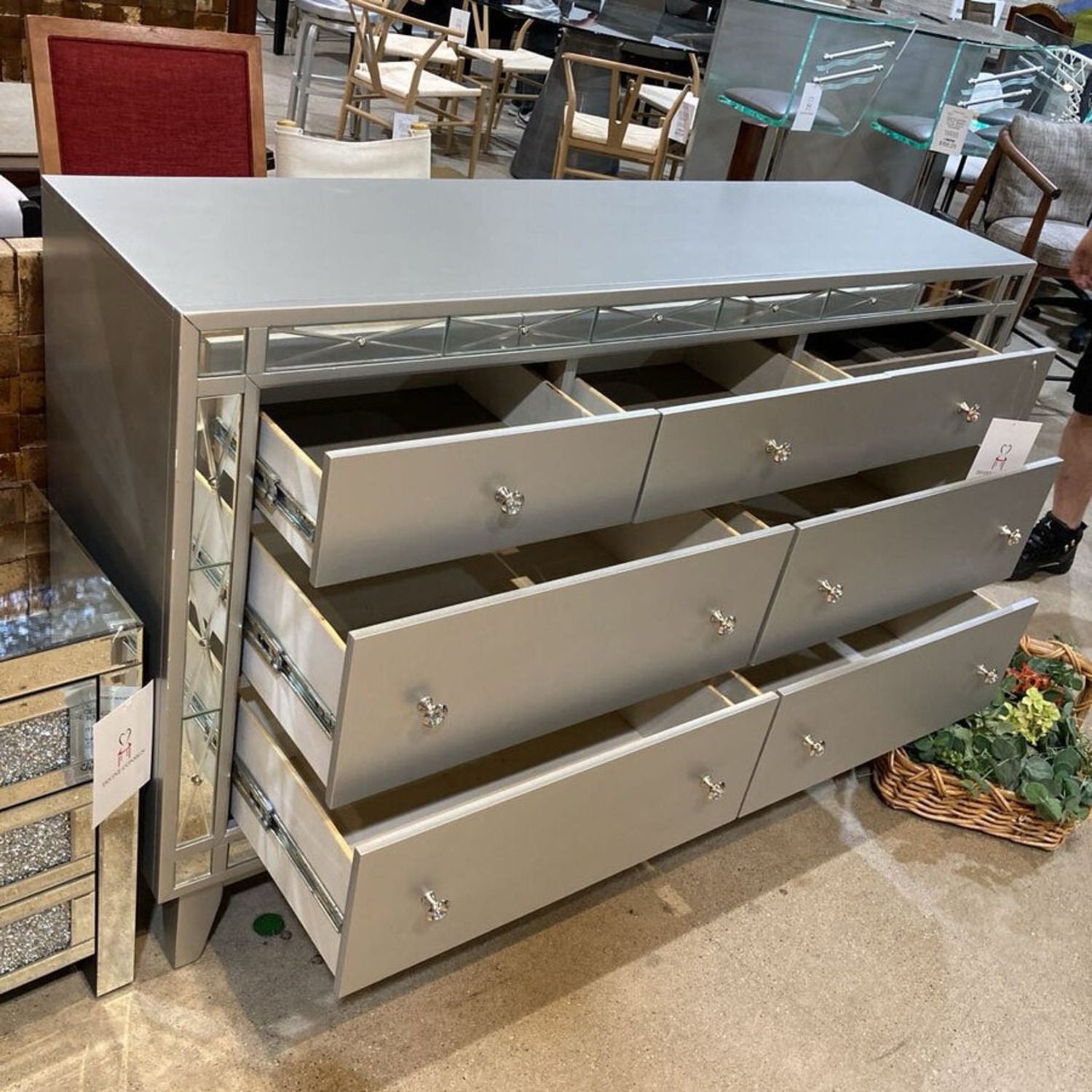 Coaster Leighton Metallic Mercury 7-Drawer Dresser - image-6