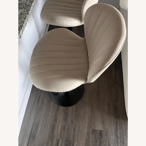 Used Wayfair Stools for sale on AptDeco