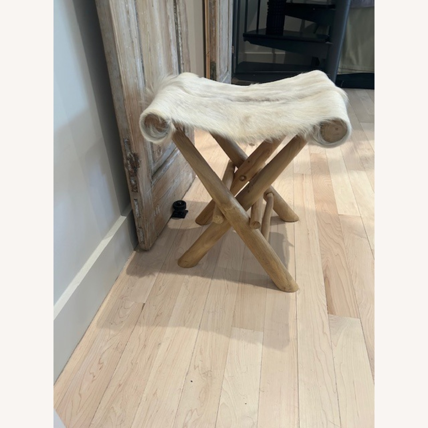 Natural Fur and Hide Bench - image-4