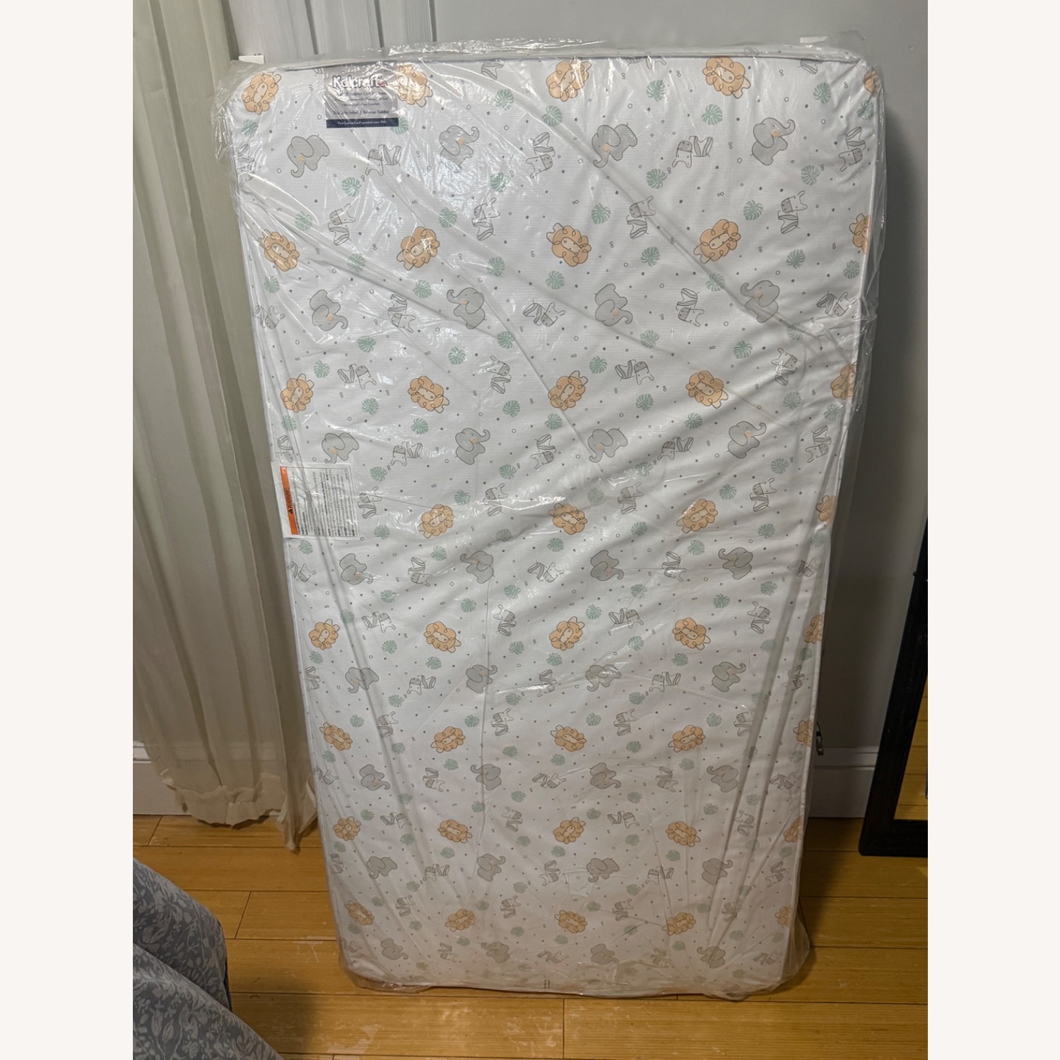 White Wood Crib - image-2