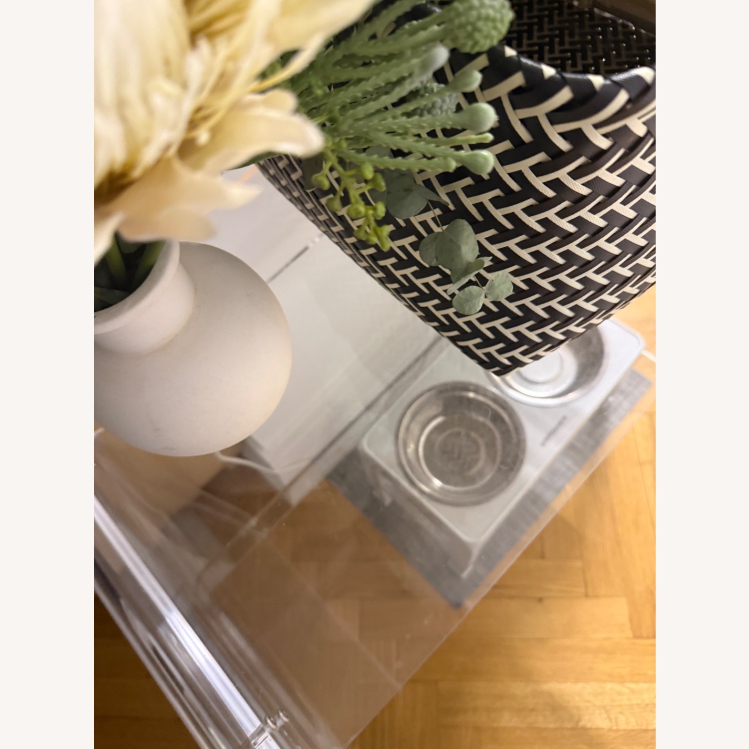 Amazon Transparent Desk - image-4