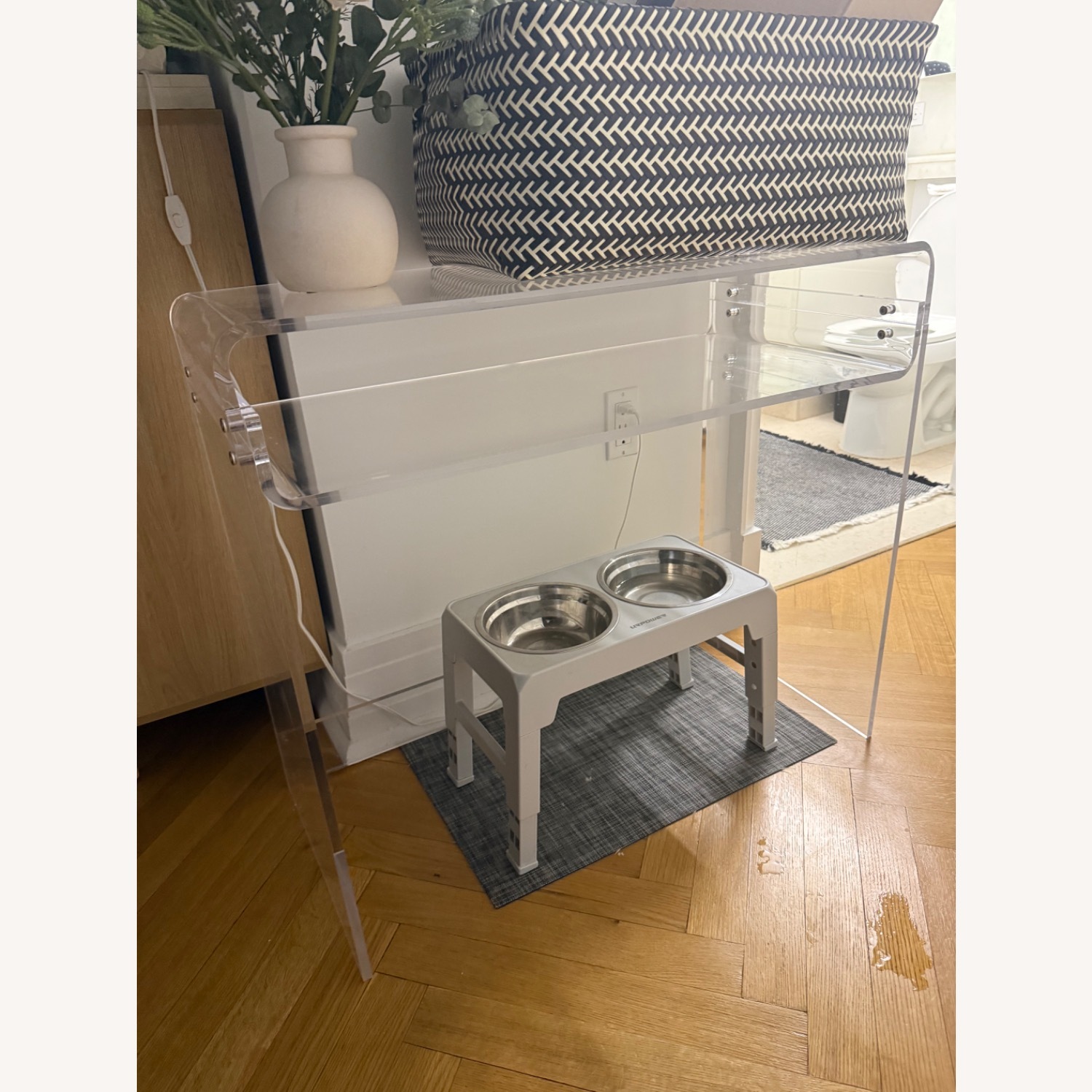 Amazon Transparent Desk - image-2