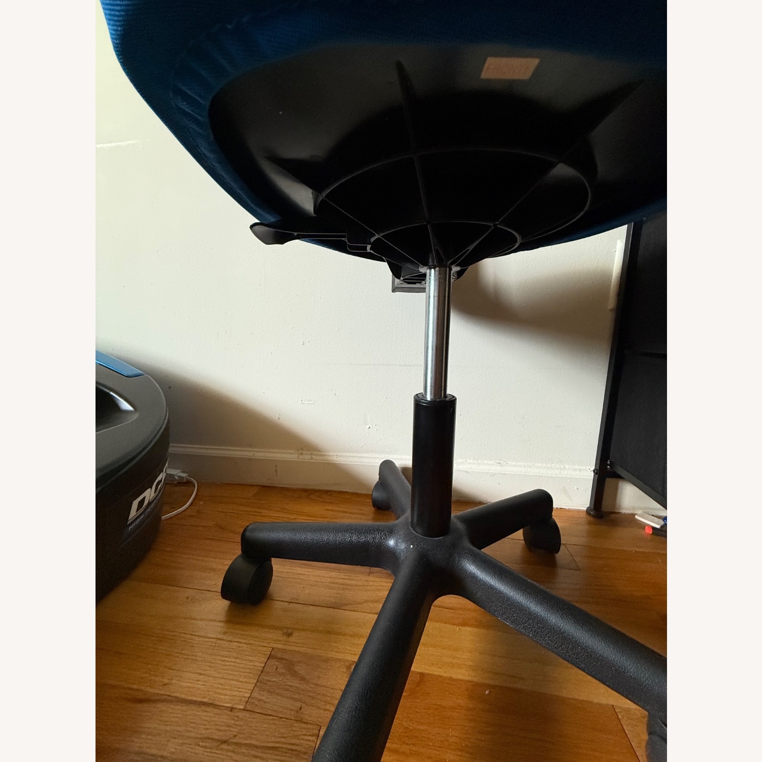 Sweetcrispy Desk Chair & Playroom Art Bundle - image-4