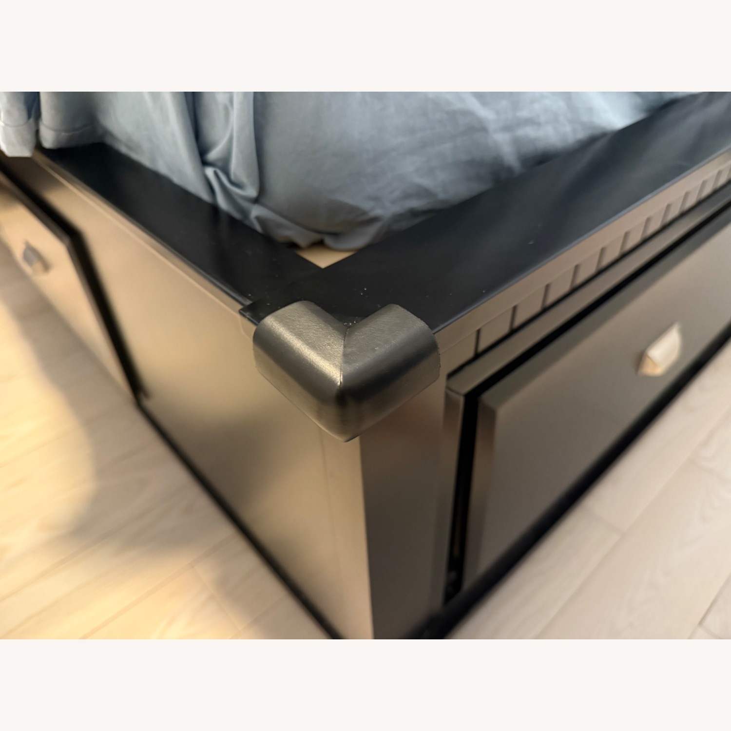 Bob's Discount Furniture Black Wood Queen Bed - image-5