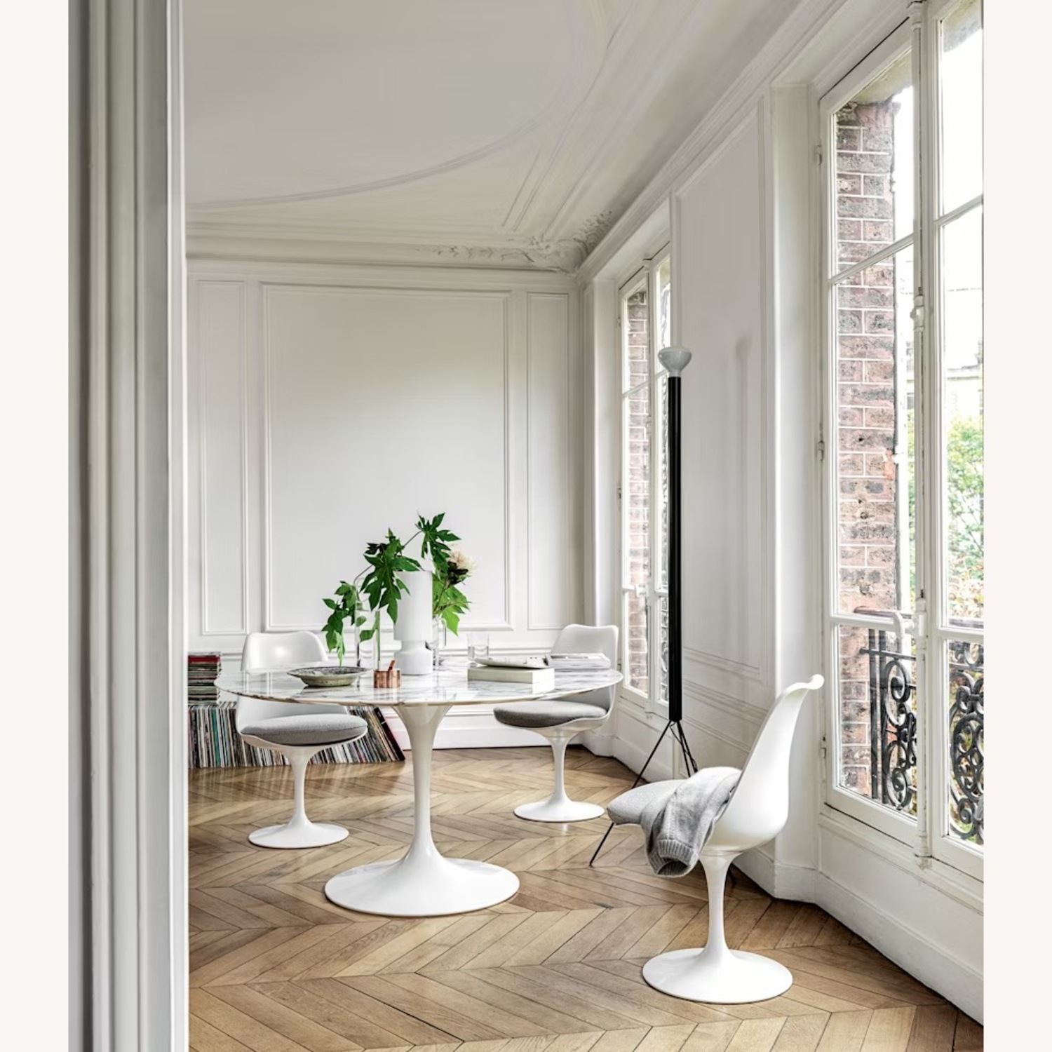  Knoll Saarinen Tulip Dining Table - image-2