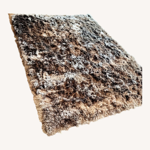 Used Rugs USA Light Gray Fur and Hide Area Rug 9' x 12' for sale on AptDeco