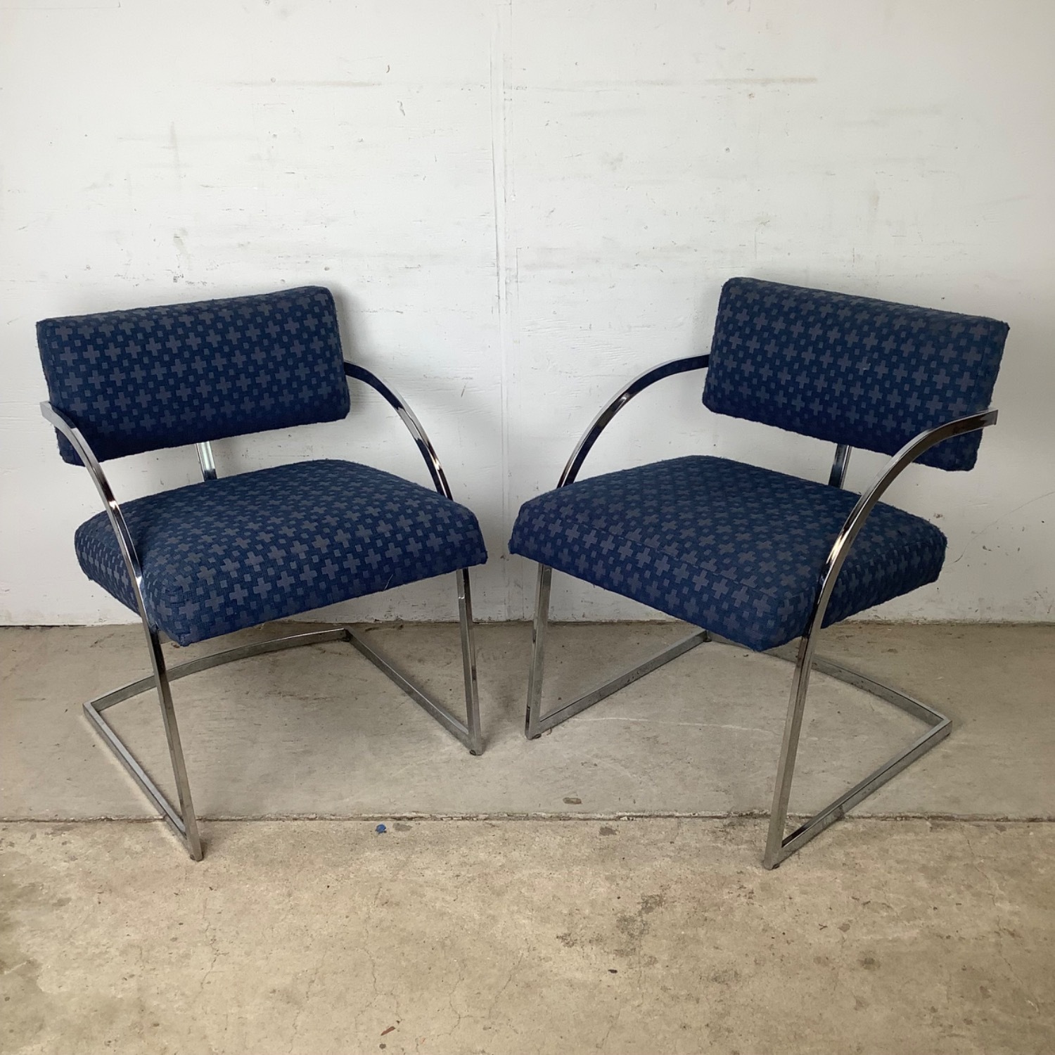 Brno Style Chrome Cantilever Armchairs, Pair - image-1