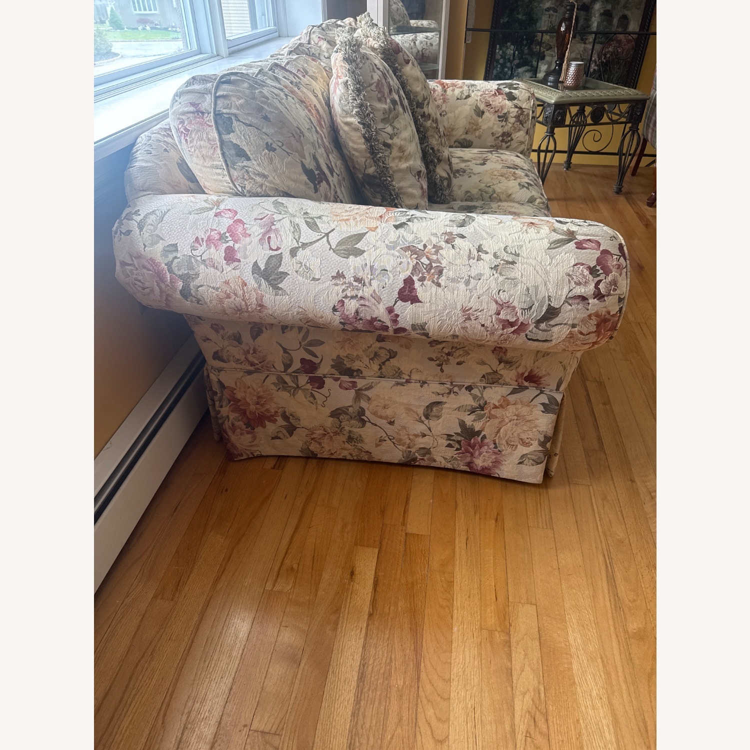 Bernhardt Loveseats - image-3