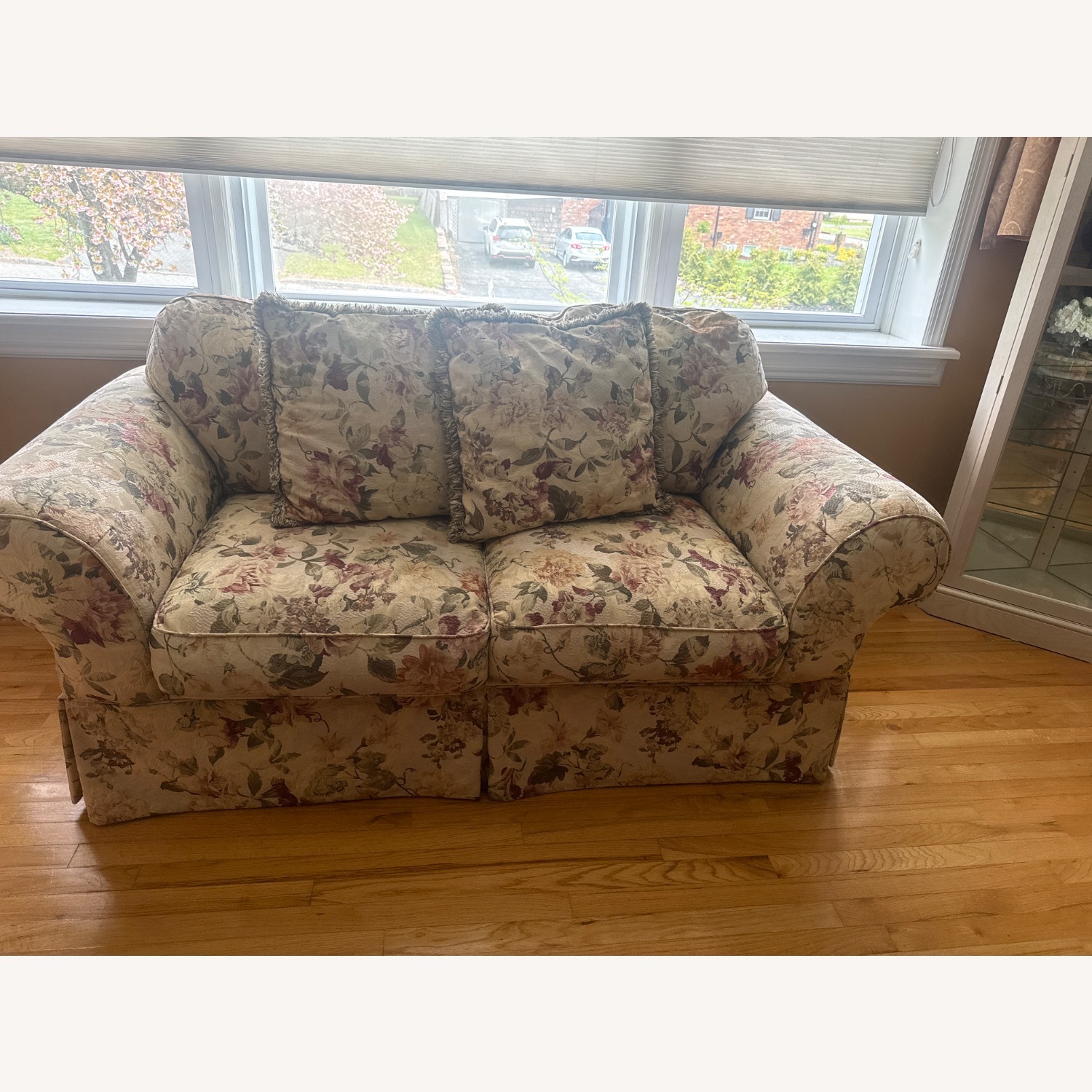 Bernhardt Loveseats - image-2