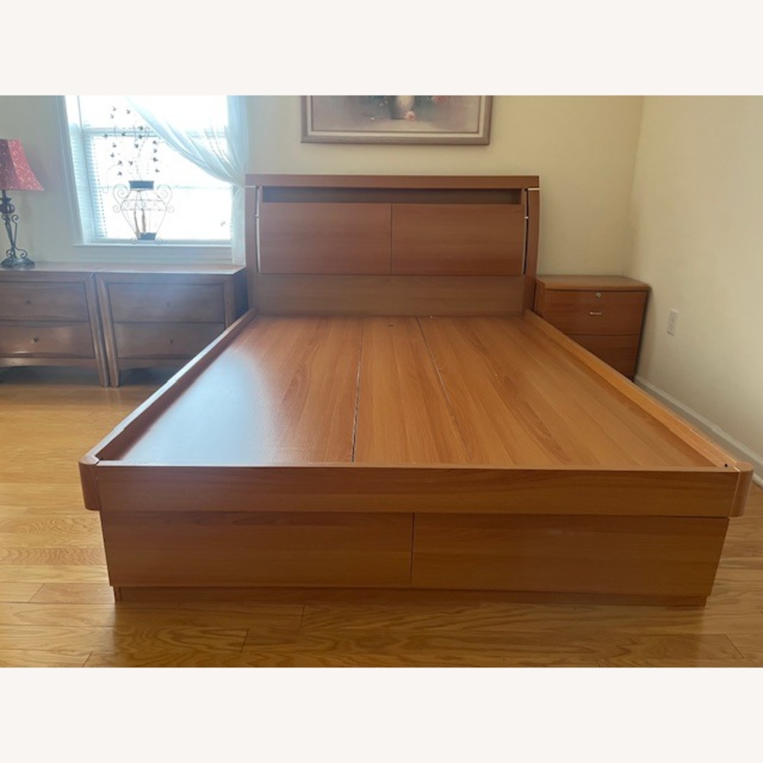 Queen Beds - image-2