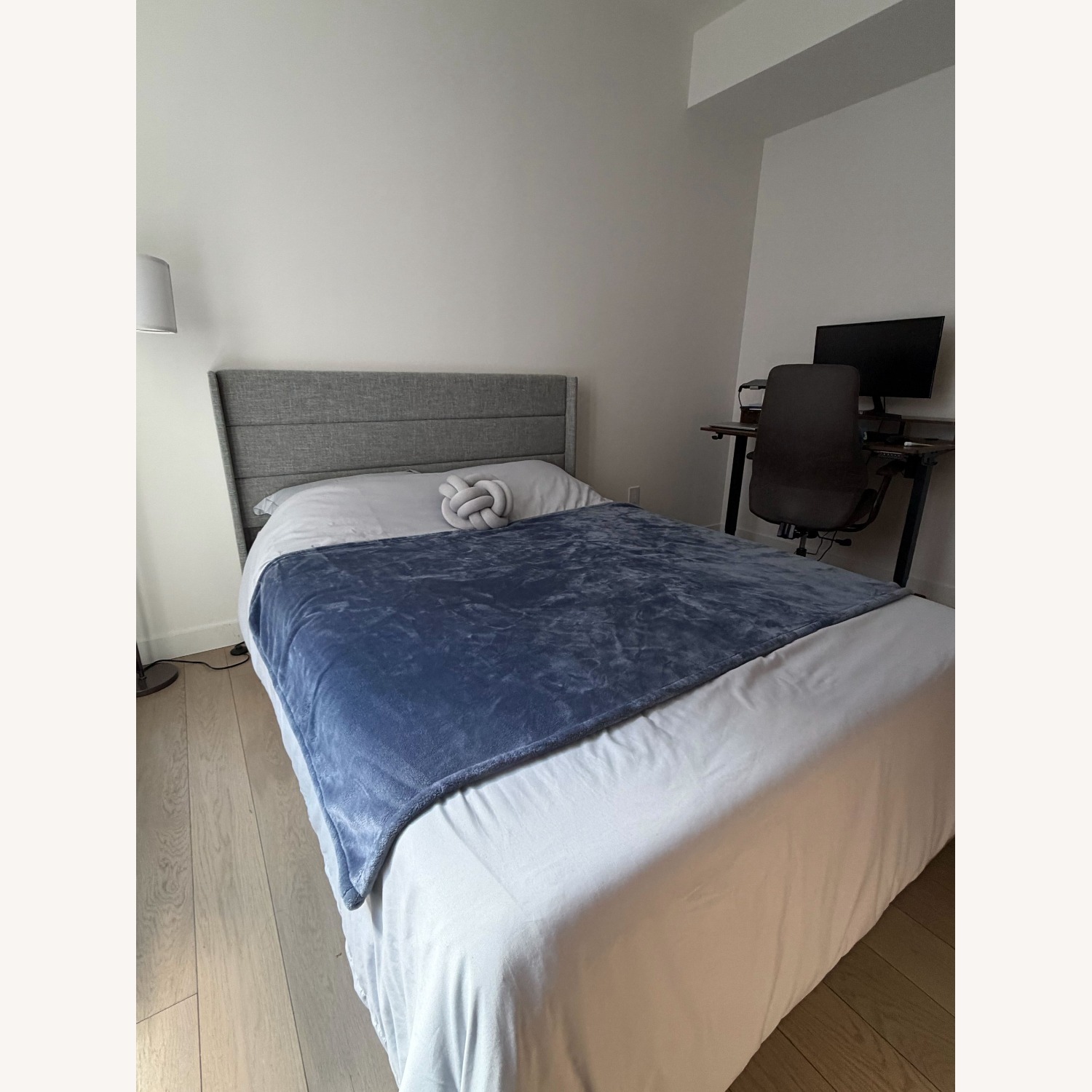 Light Gray Queen Bed - image-2