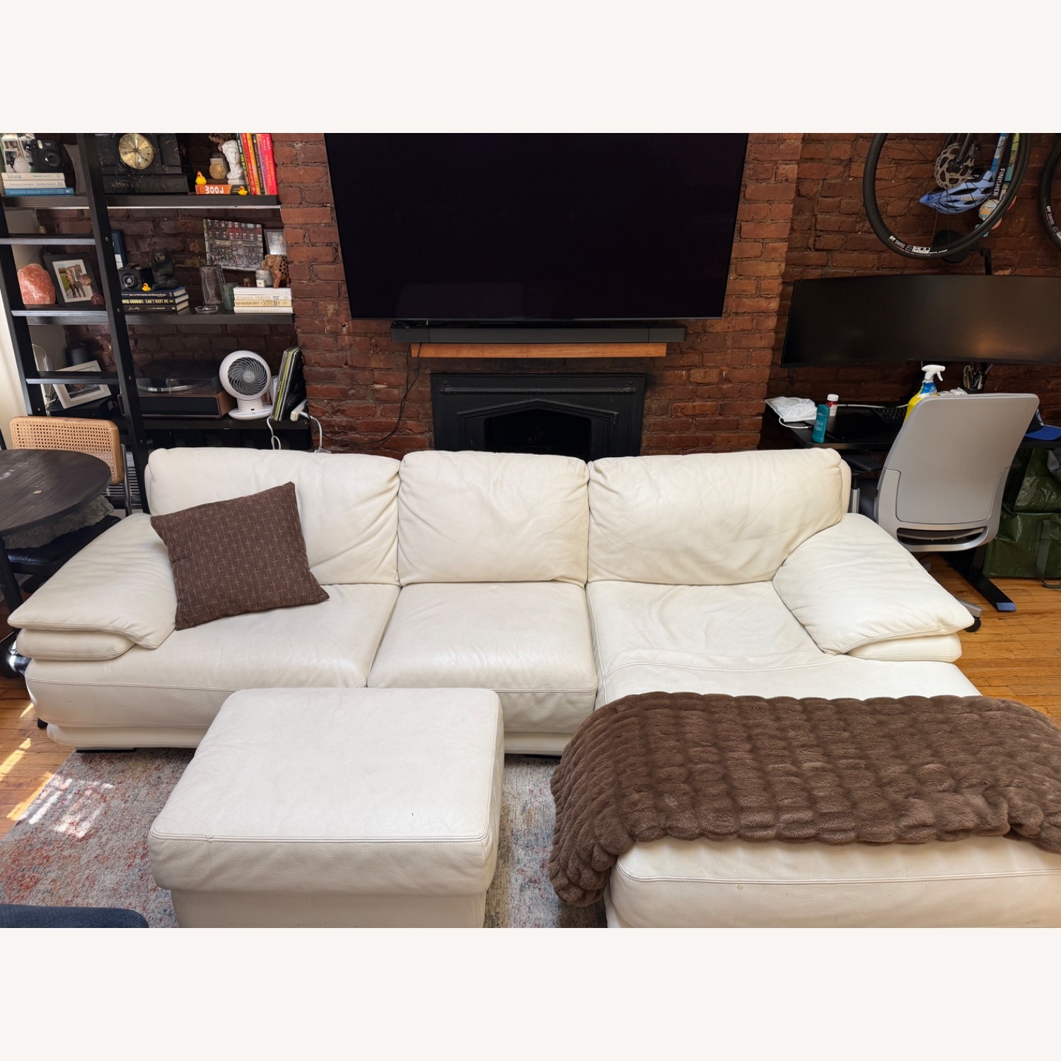 Chateau D'ax White Leather 3+ Piece Sectional - image-5