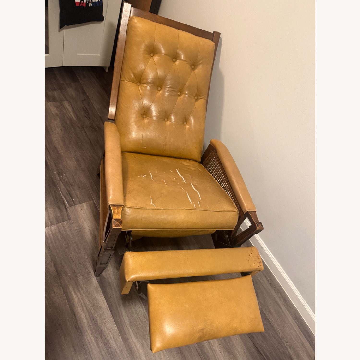 La-Z-Boy Natural Leather Recliner - image-6