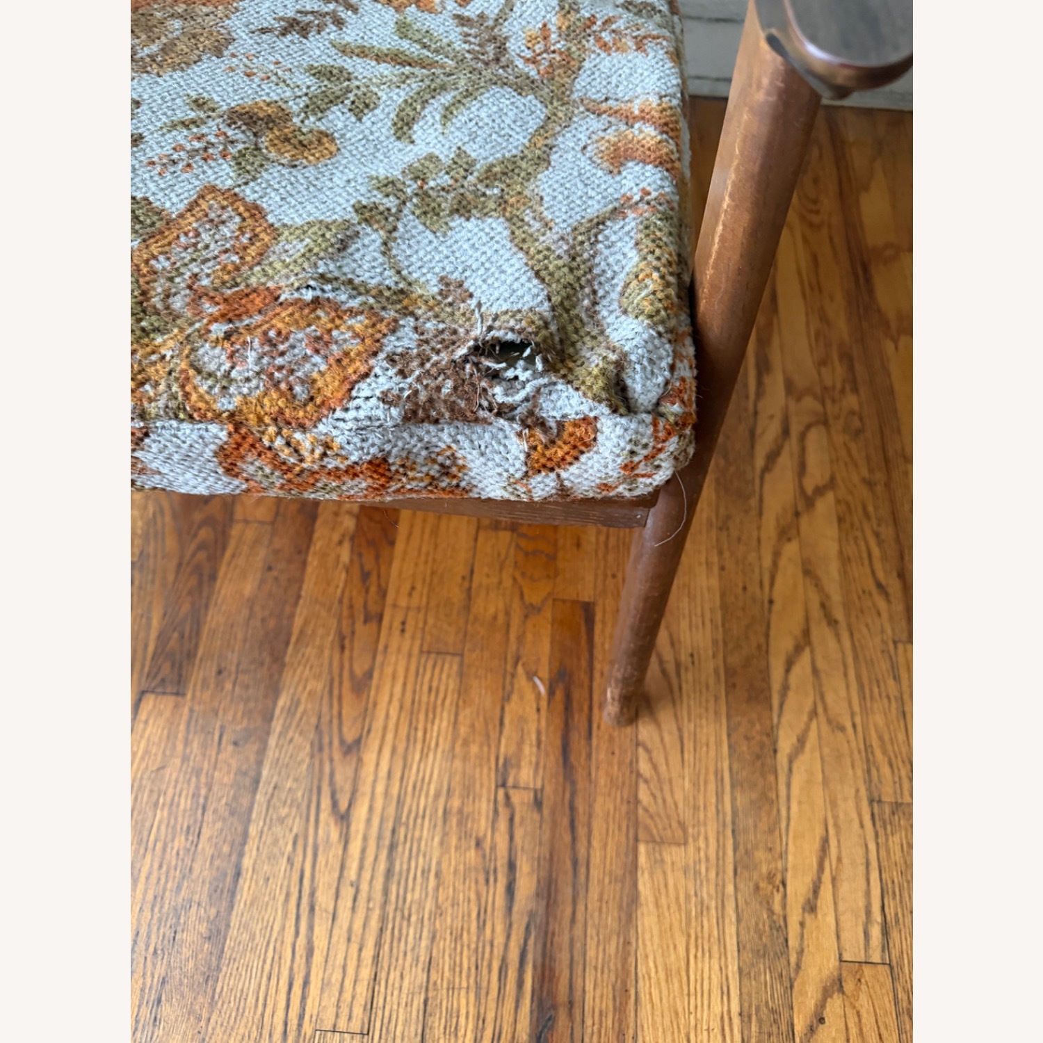 Vintage/Antique Accent Chair - image-4