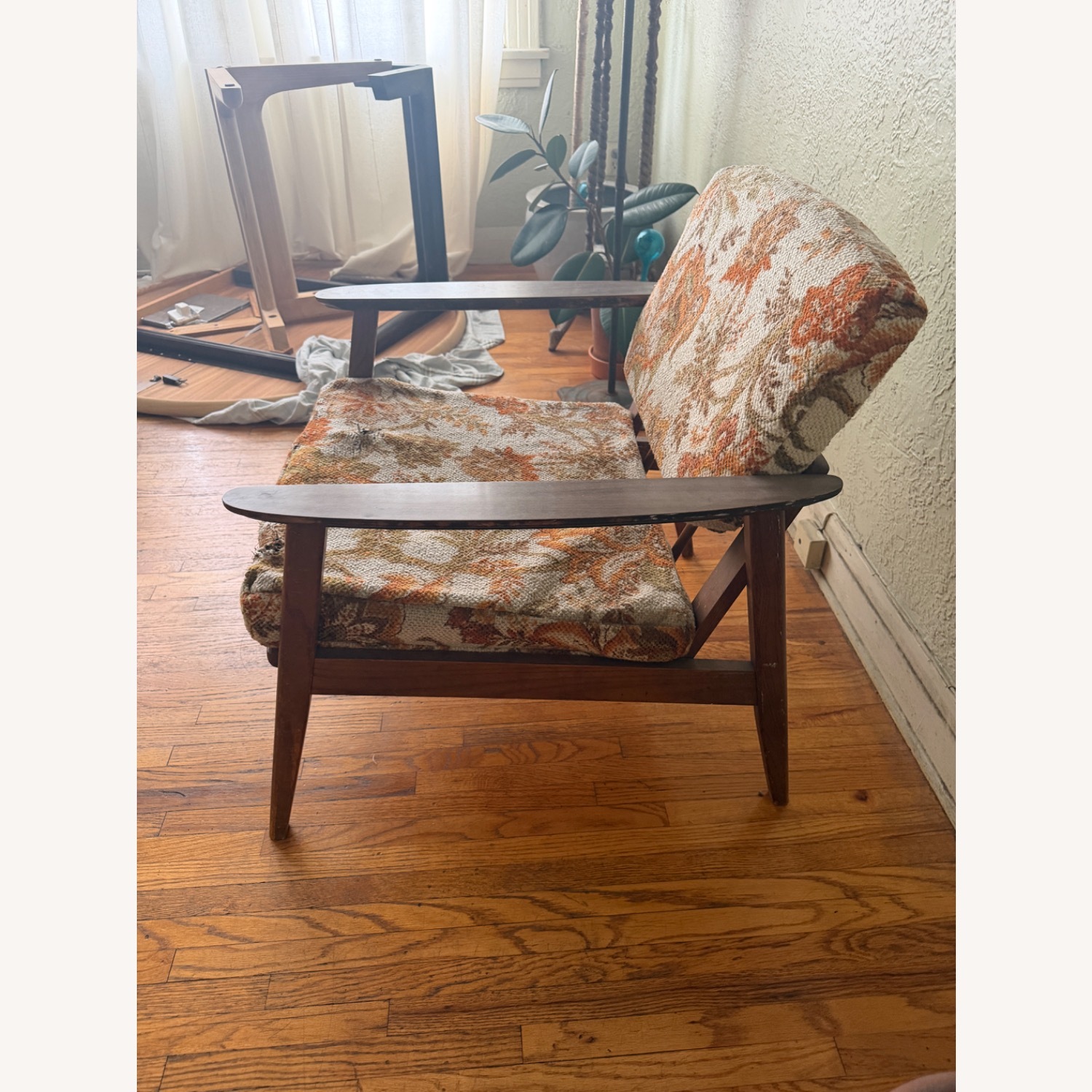 Vintage/Antique Accent Chair - image-3