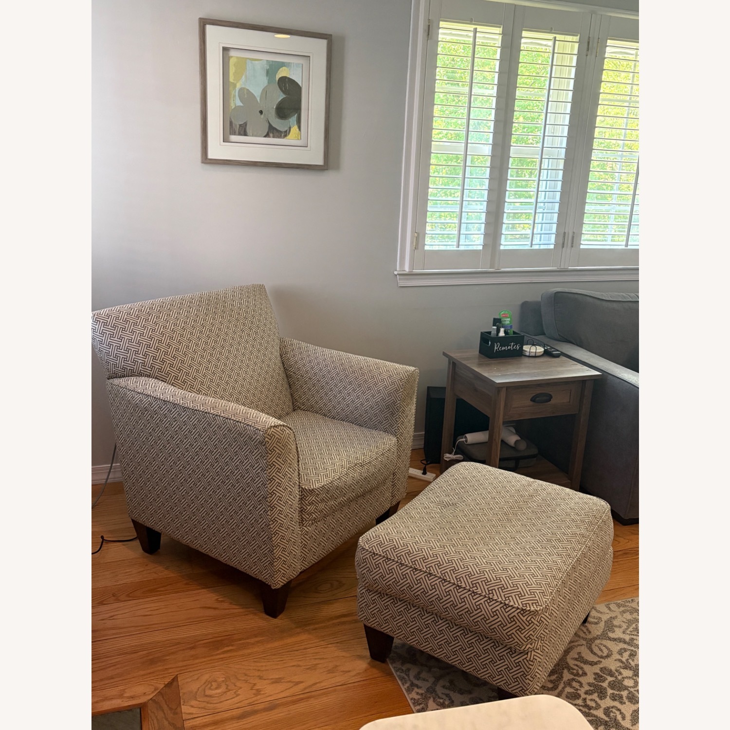 La-Z-Boy Stationary Chair & Ottoman - image-3