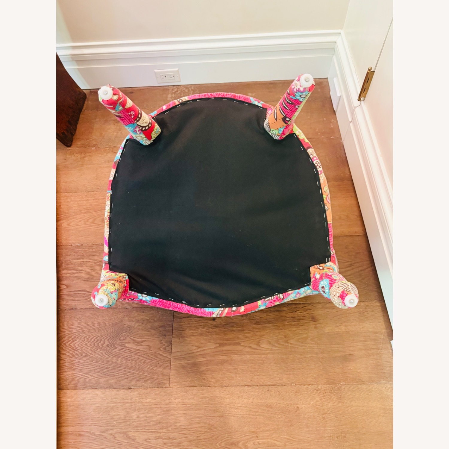 Eye Catching Chair Designed by Artist Kay Muir  - image-5