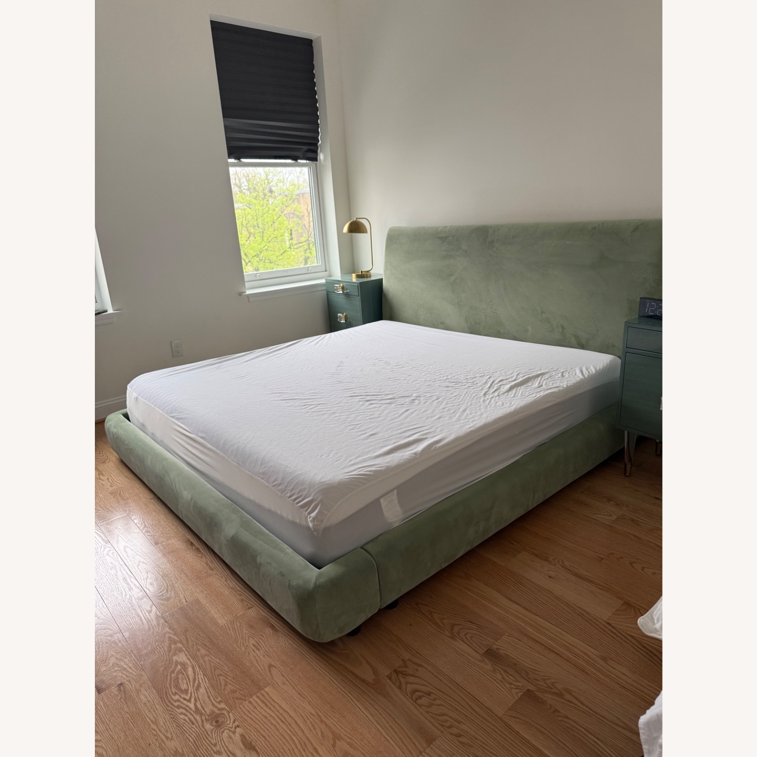 Interior Define Kaleb Green Velvet King Bed - image-2
