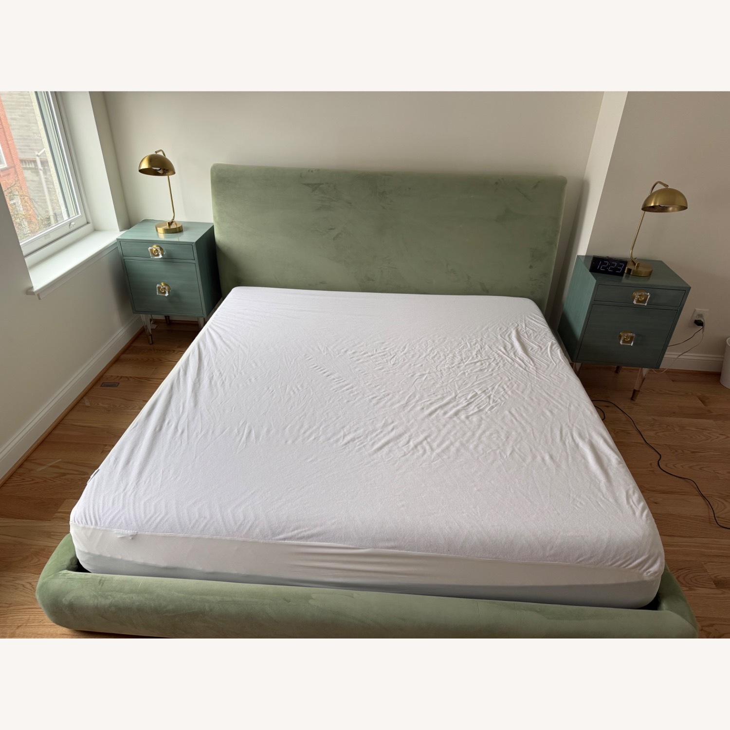 Interior Define Kaleb Green Velvet King Bed - image-4