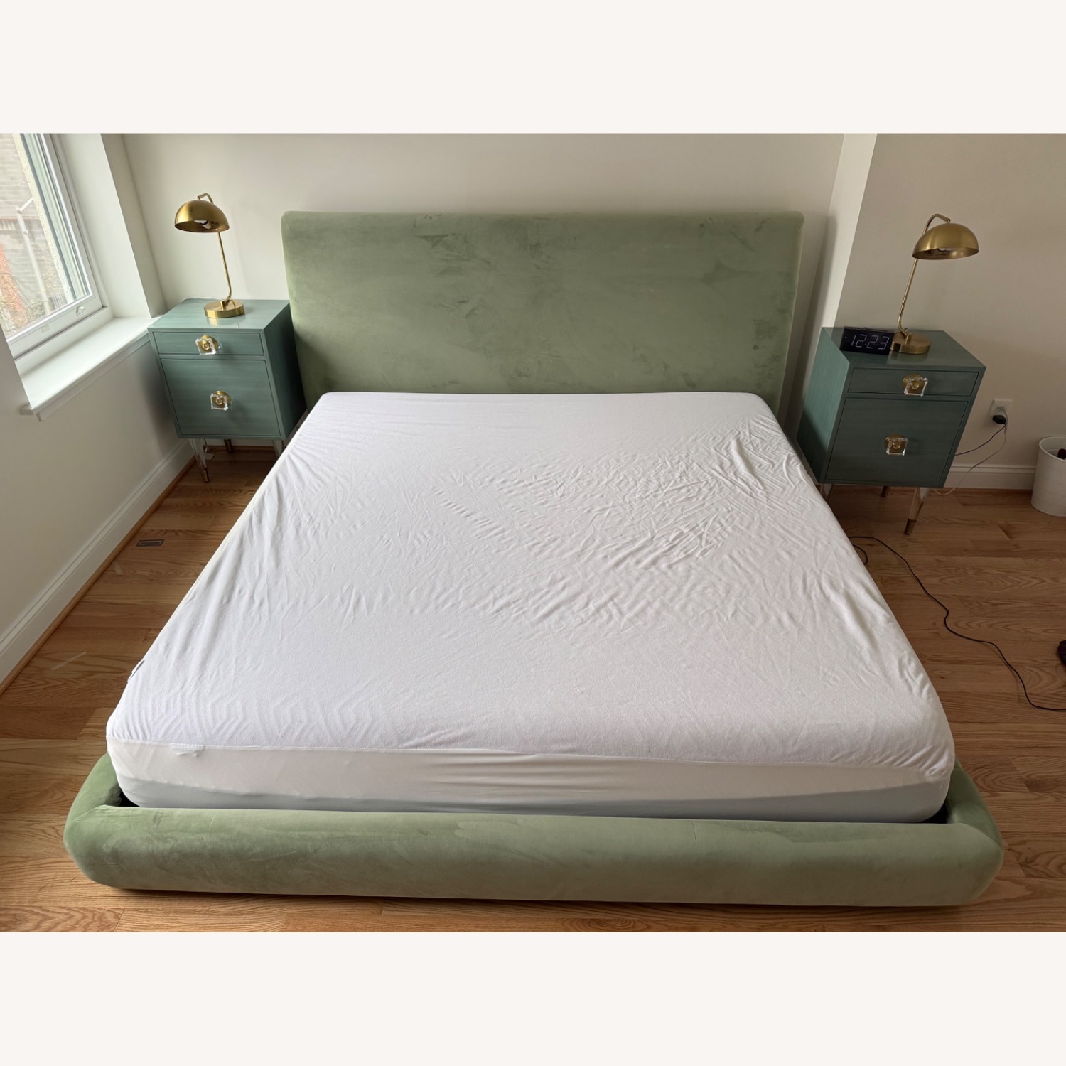 Interior Define Kaleb Green Velvet King Bed - image-3