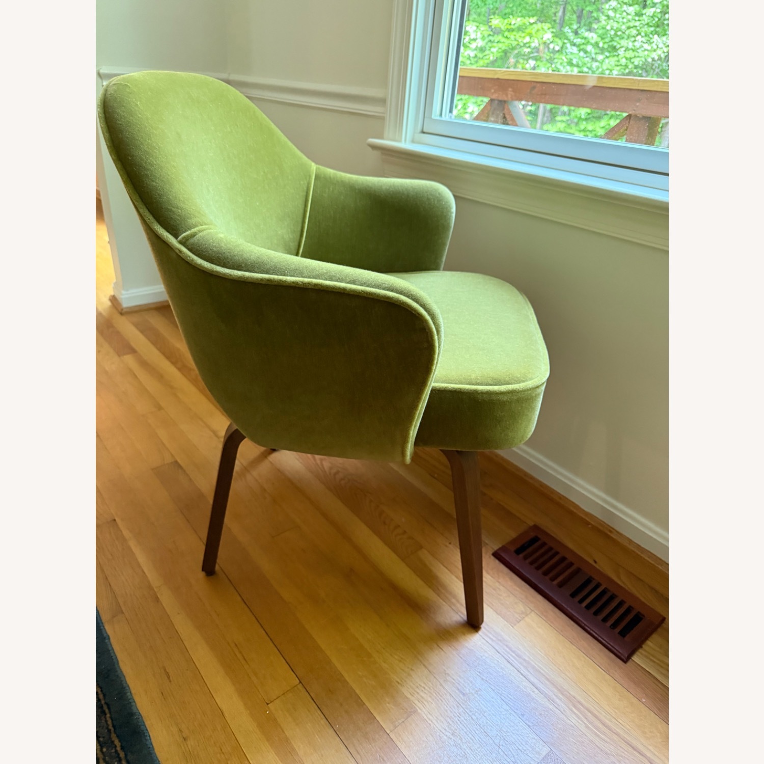 Knoll Saarinen Executive Armchair - image-5